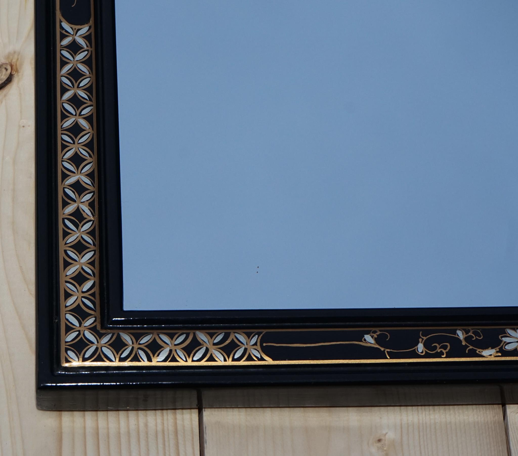 VINTAGE CHINESE ORIENTAL CHINOISERIE ORNATE LACQUERED WALL MiRROR For Sale 4