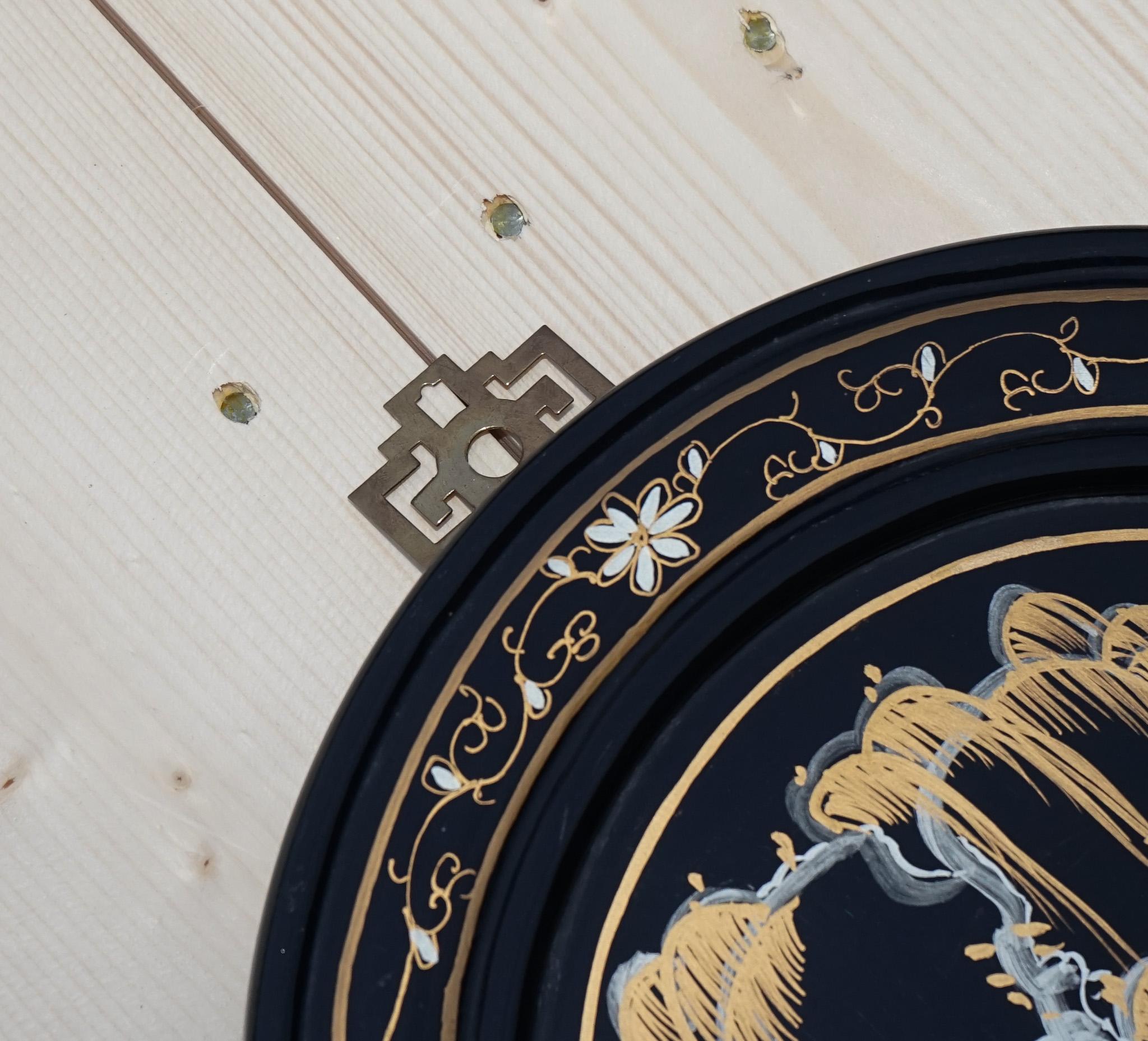 
Antiques of London



We are delighted to offer for sale this Lovely Chinese Oriental Lacquered Mirror.

Please carefully examine the pictures to see the condition before purchasing, as they form part of the description. If you have any questions,