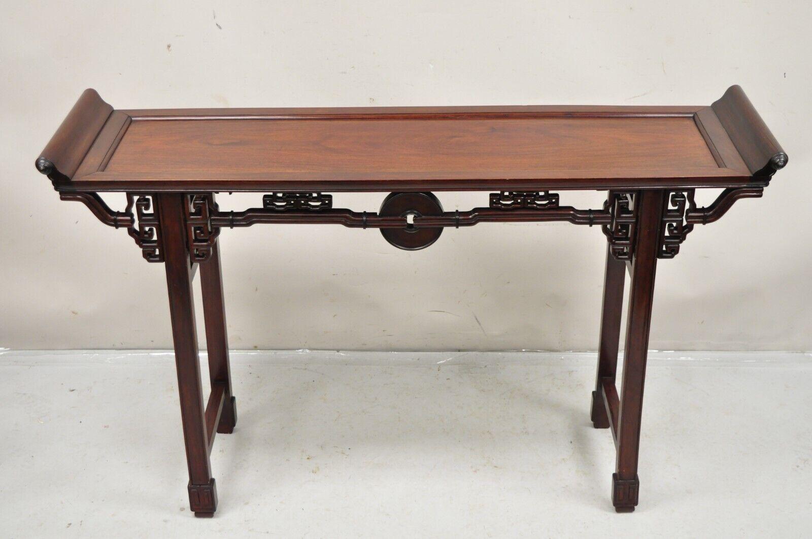 Vintage Chinese Oriental Fretwork Carved Hardwood Altar Console Table. Item Circa Mid to Late 20th Century.
Measurements: 34