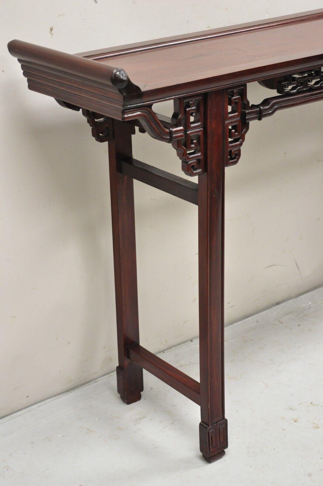 Vintage Chinese Oriental Fretwork Carved Hardwood Altar Console Hall Table In Good Condition For Sale In Philadelphia, PA