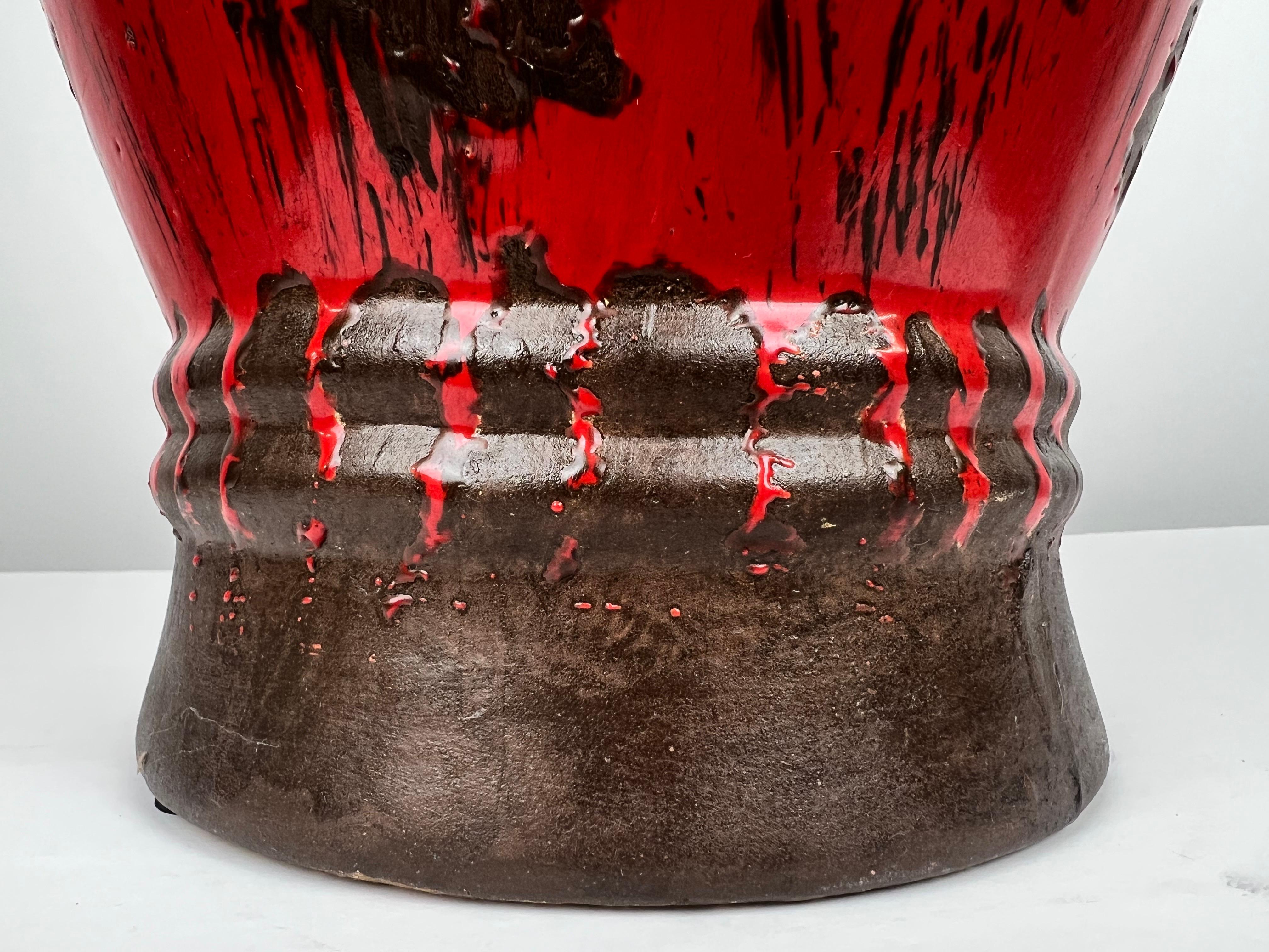 Vaso orientale cinese d'epoca in ceramica rossa con coperchio dal design anticato in vendita 4