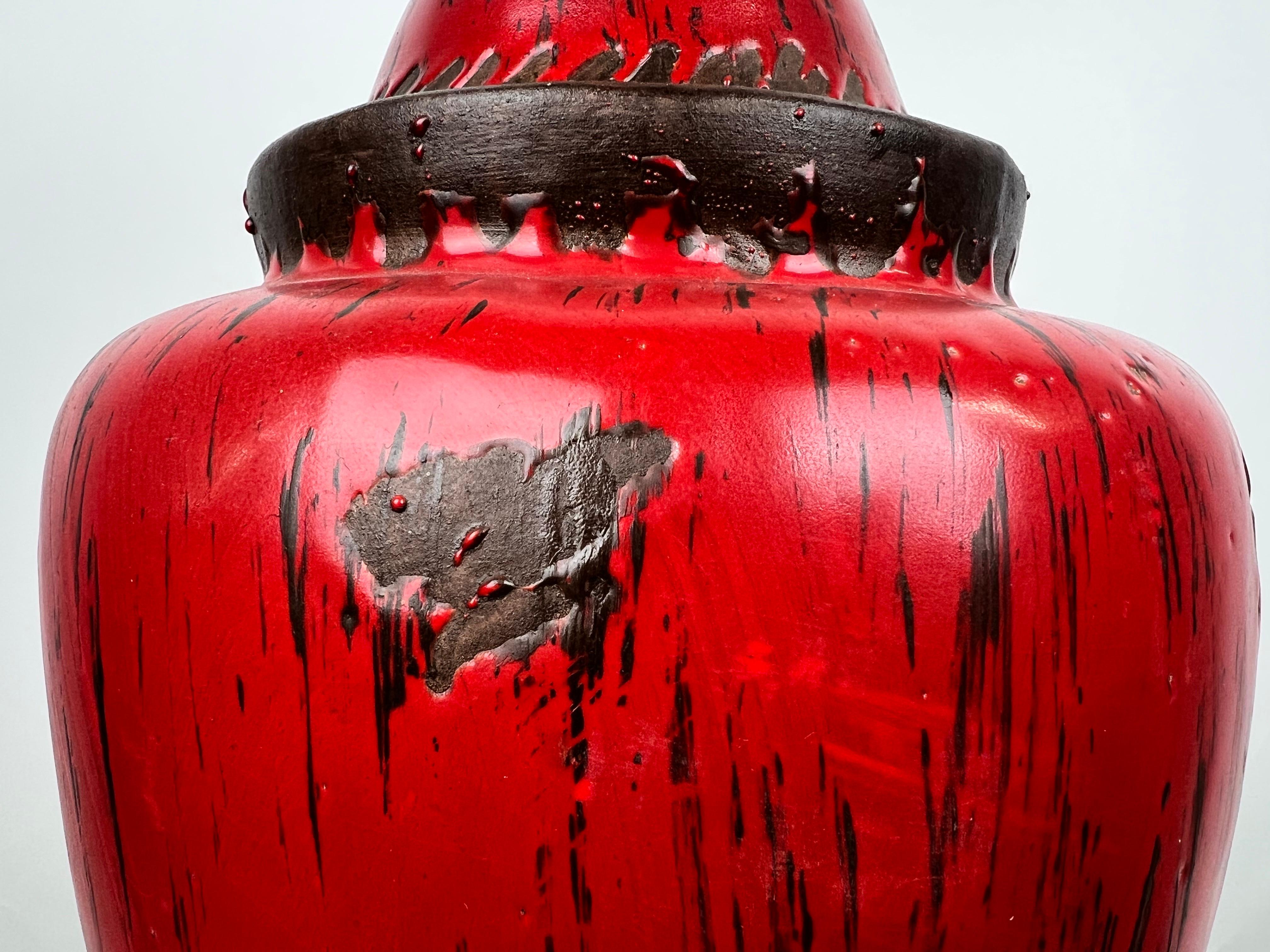 Vaso orientale cinese d'epoca in ceramica rossa con coperchio dal design anticato in vendita 5