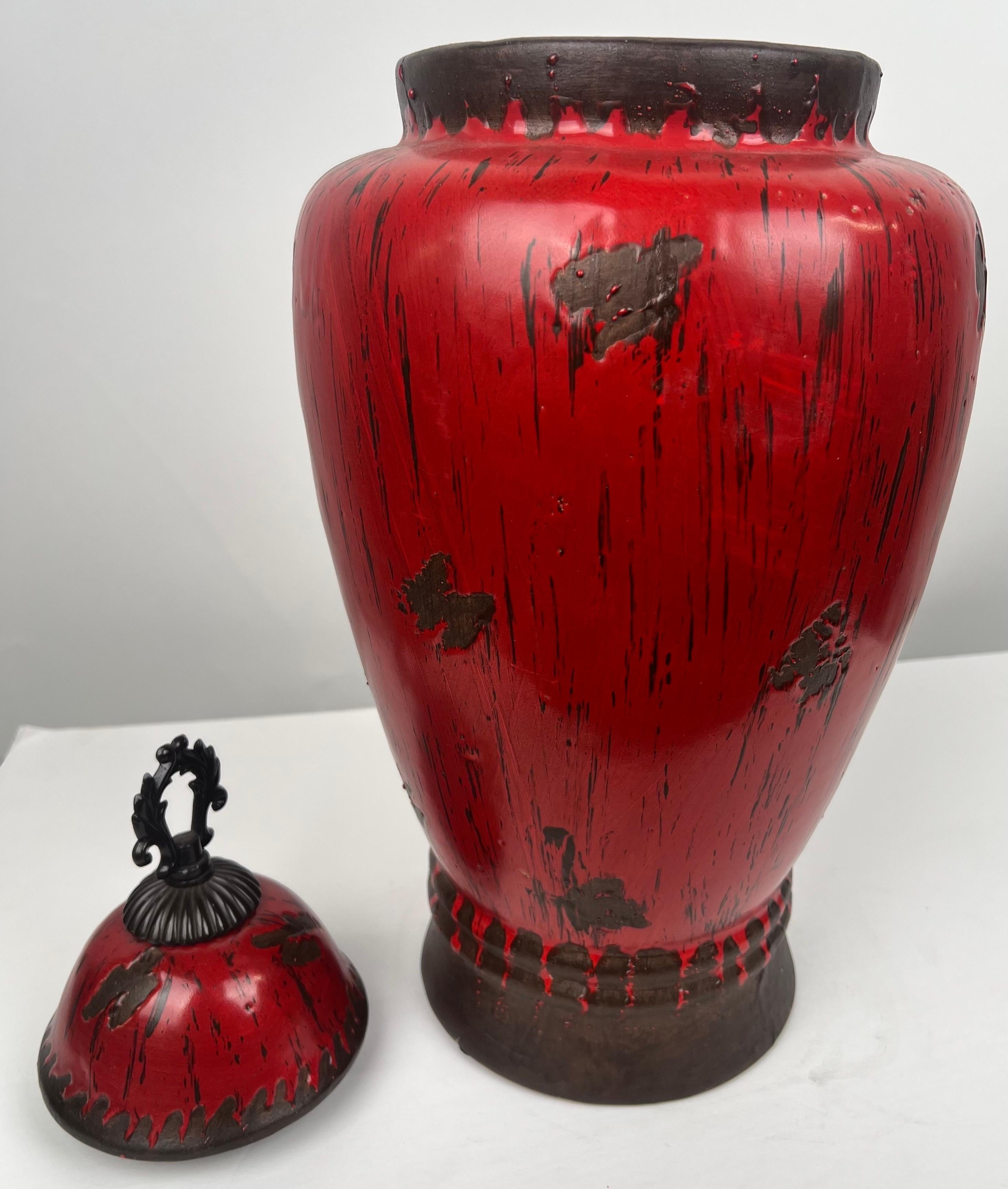 Vaso orientale cinese d'epoca in ceramica rossa con coperchio dal design anticato in vendita 7