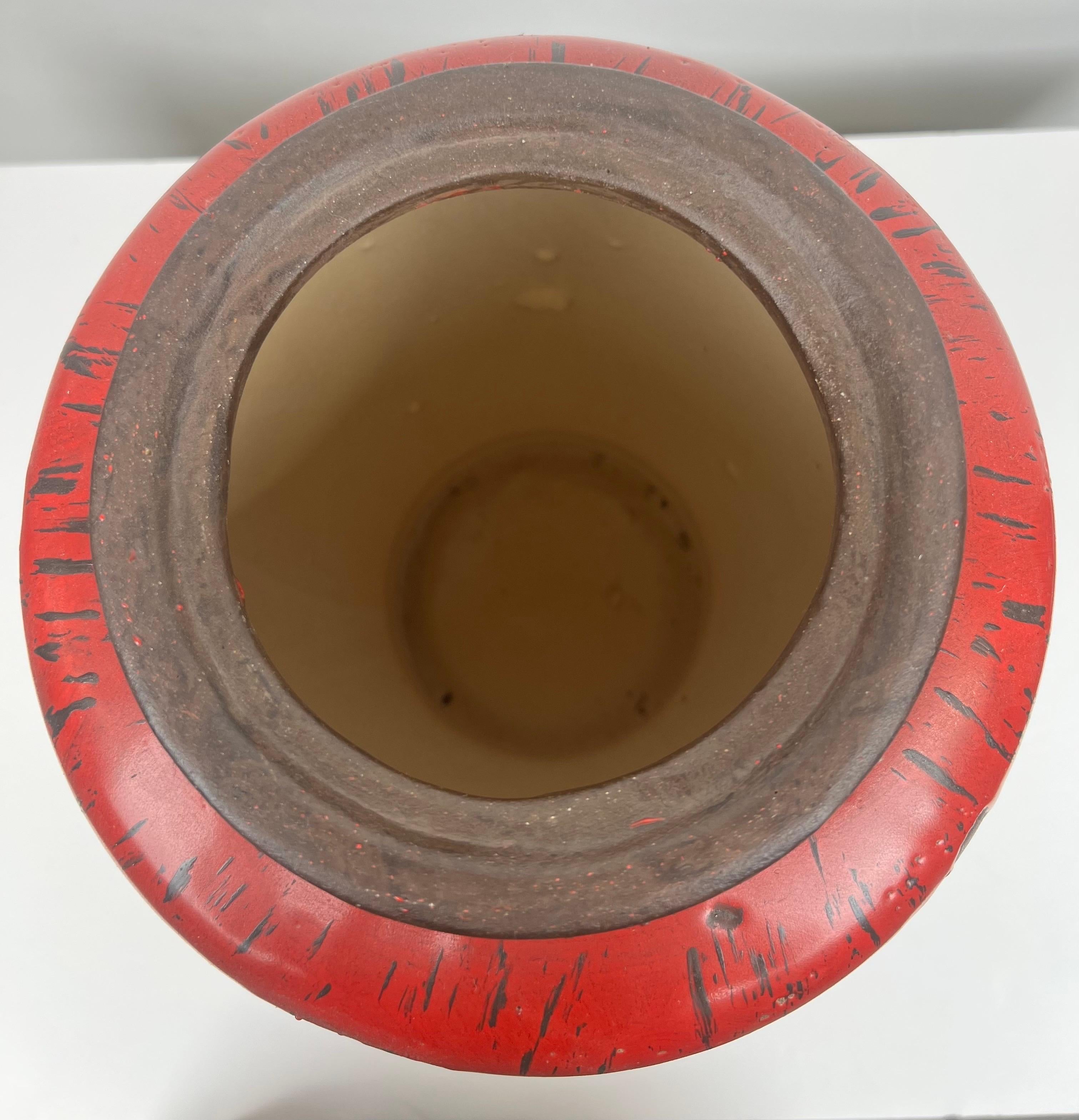 Vaso orientale cinese d'epoca in ceramica rossa con coperchio dal design anticato in vendita 9