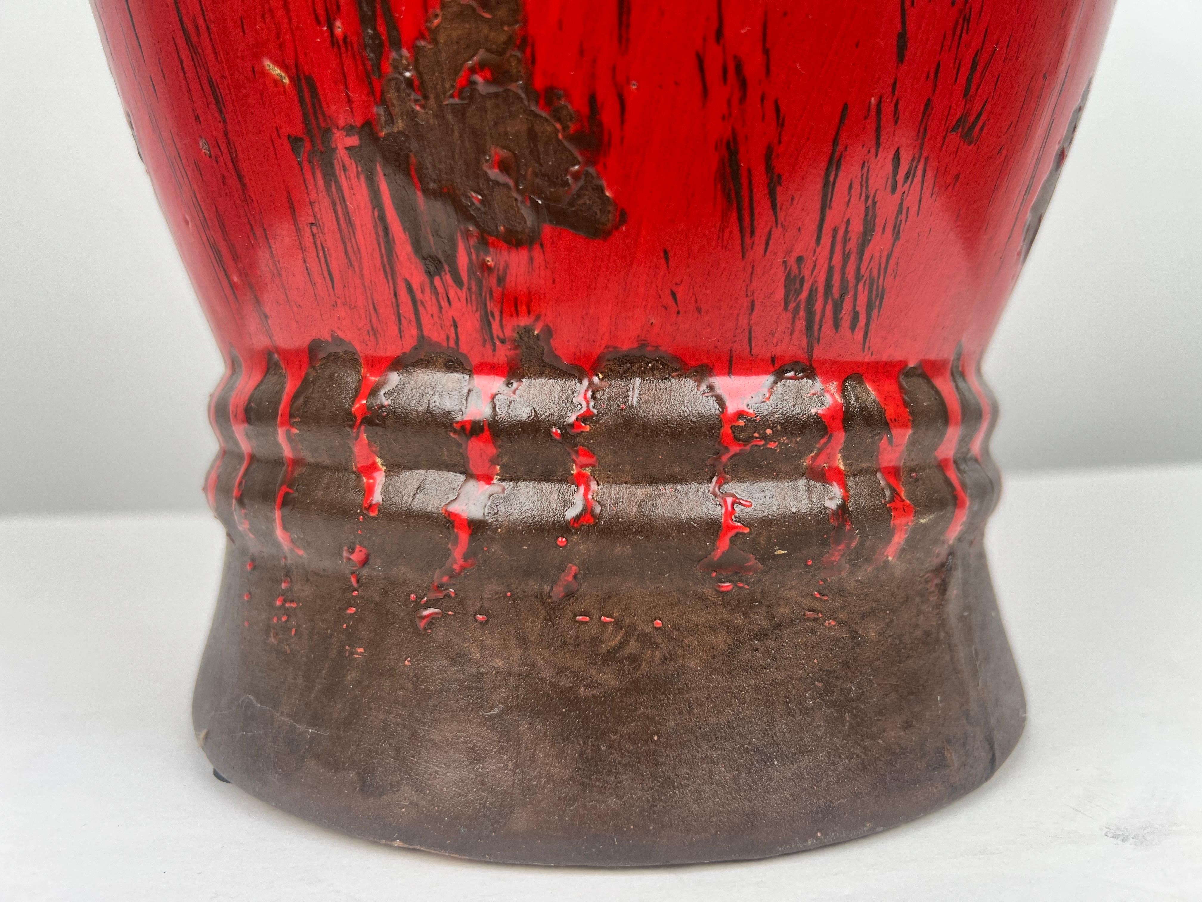 Vaso orientale cinese d'epoca in ceramica rossa con coperchio dal design anticato in vendita 3