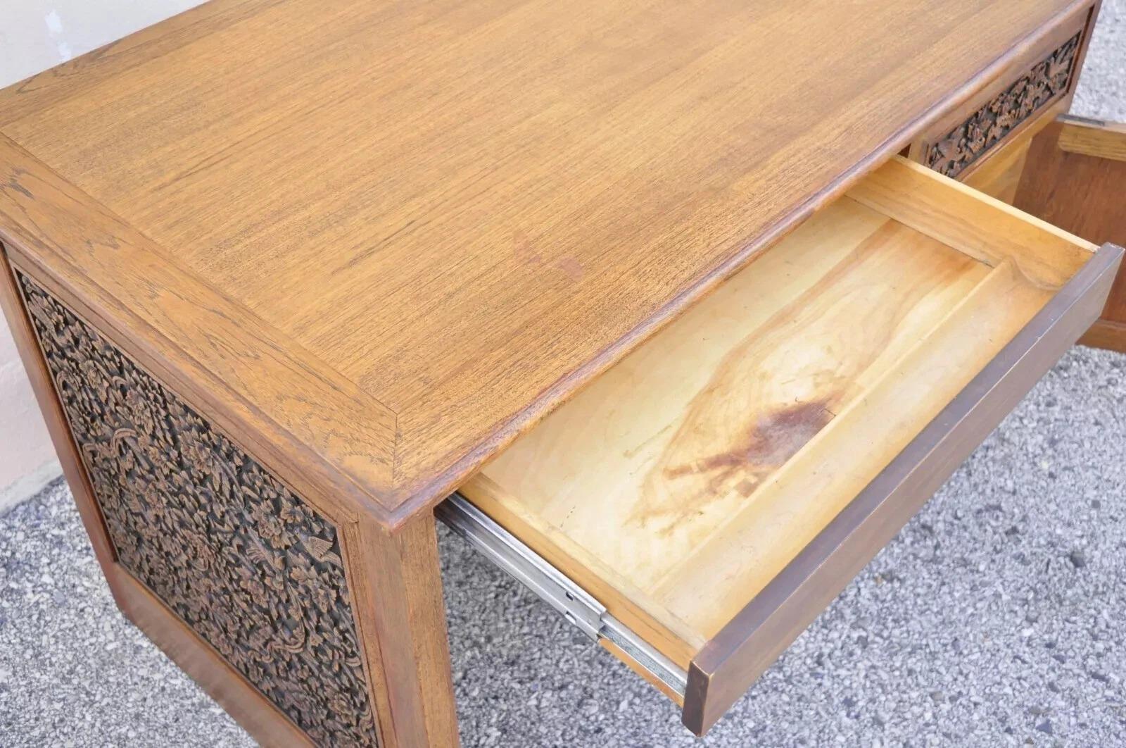 Vintage Chinese Ornately Carved Mahogany Oriental Chinoiserie Office Desk For Sale 4