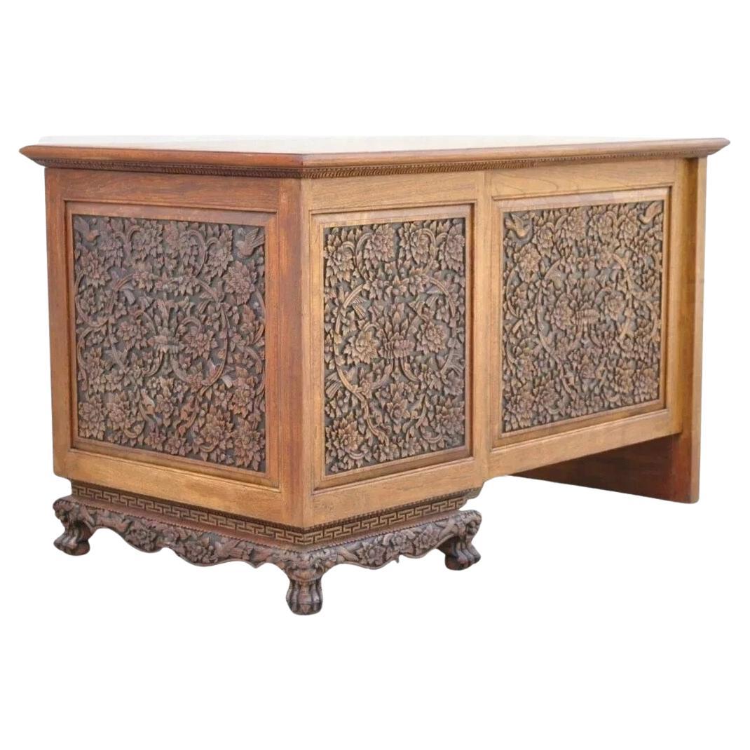 Escritorio Chino Vintage de Caoba Oriental Chinoiserie Ornamentalmente Tallado