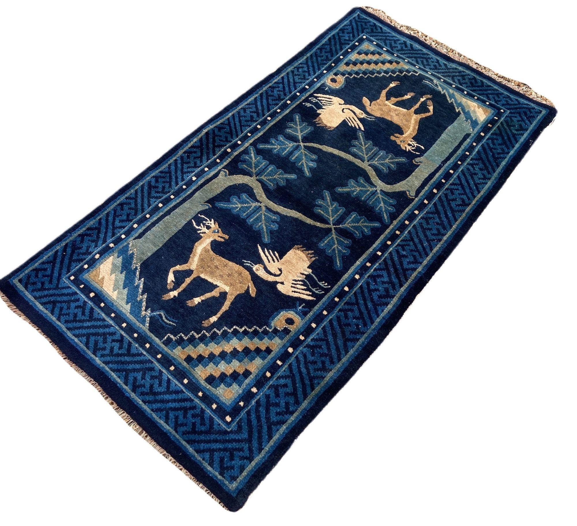 Chinesischer Pao-Tao-Teppich im Vintage-Stil 1,32 m x 0,71 m im Zustand „Gut“ im Angebot in St. Albans, GB