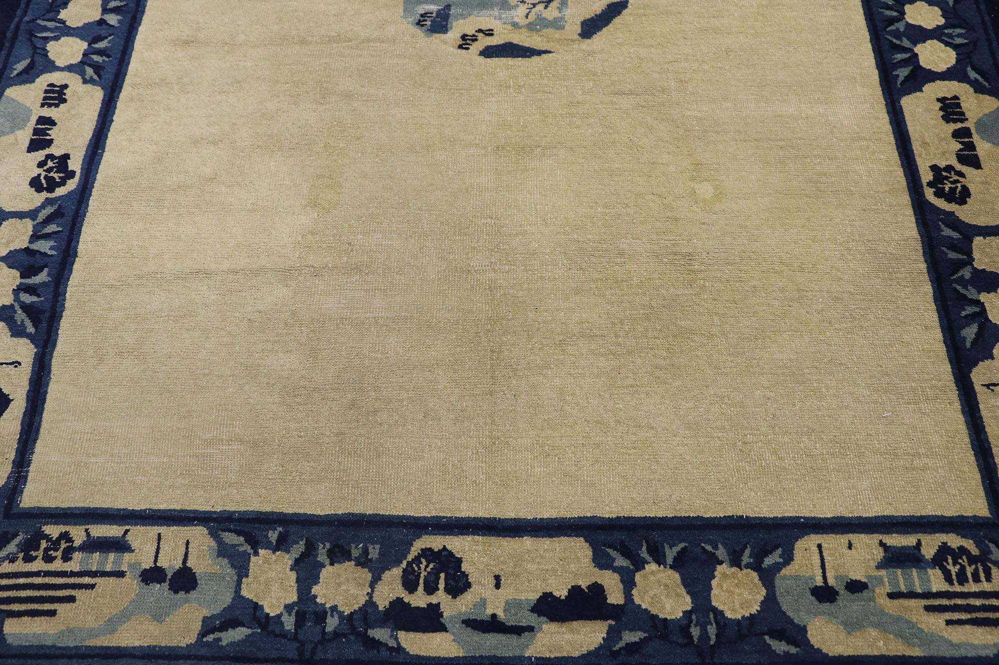 Chinois Ancien tapis pictural chinois de Pékin de style Pékin avec bordure en cartouche en vente