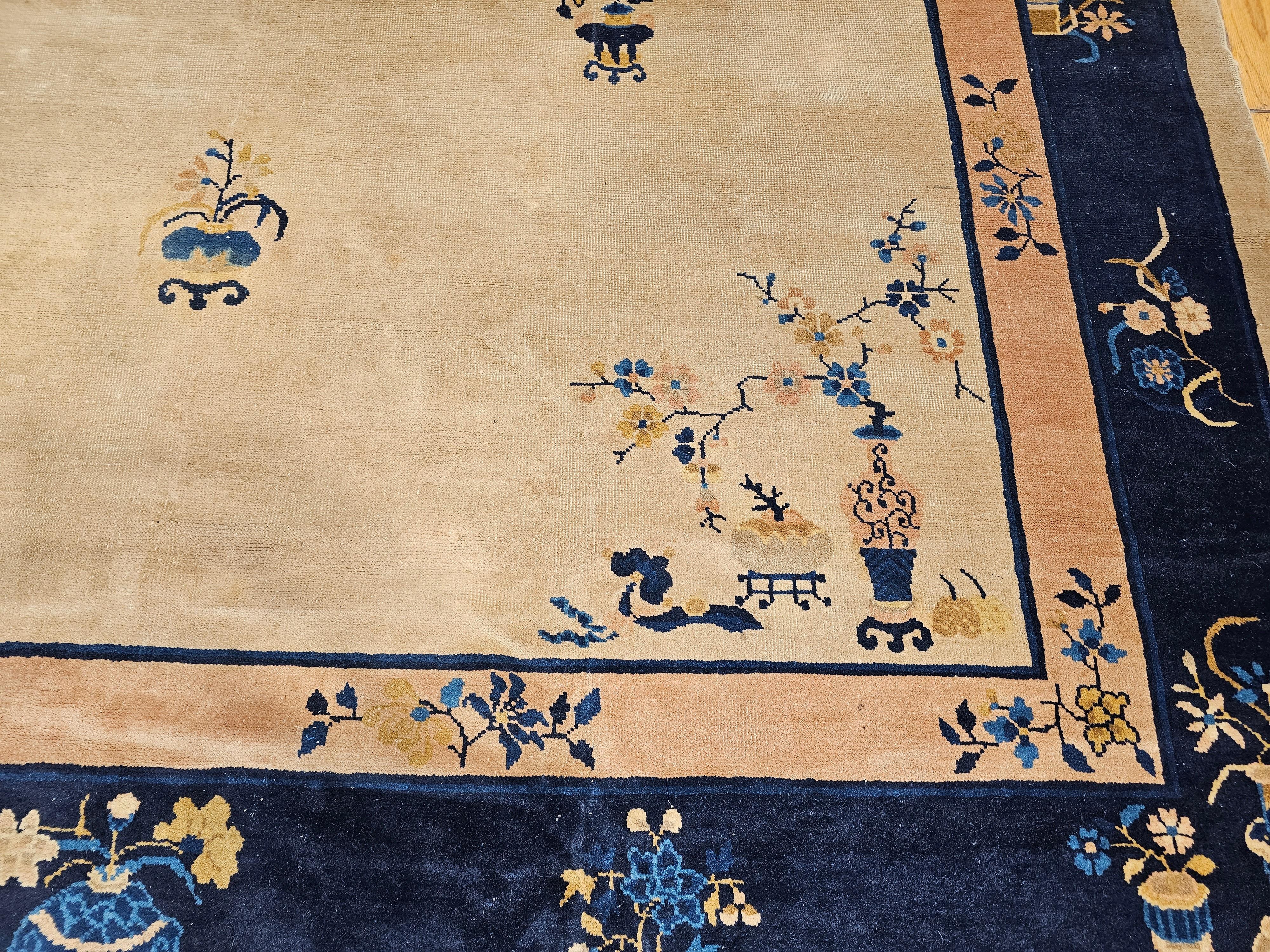 Chinesischer Pekinger Vintage-Teppich in Zimmergröße in blassem Elfenbein, Marineblau, Blassrosa, Französischem Rosa im Angebot 3