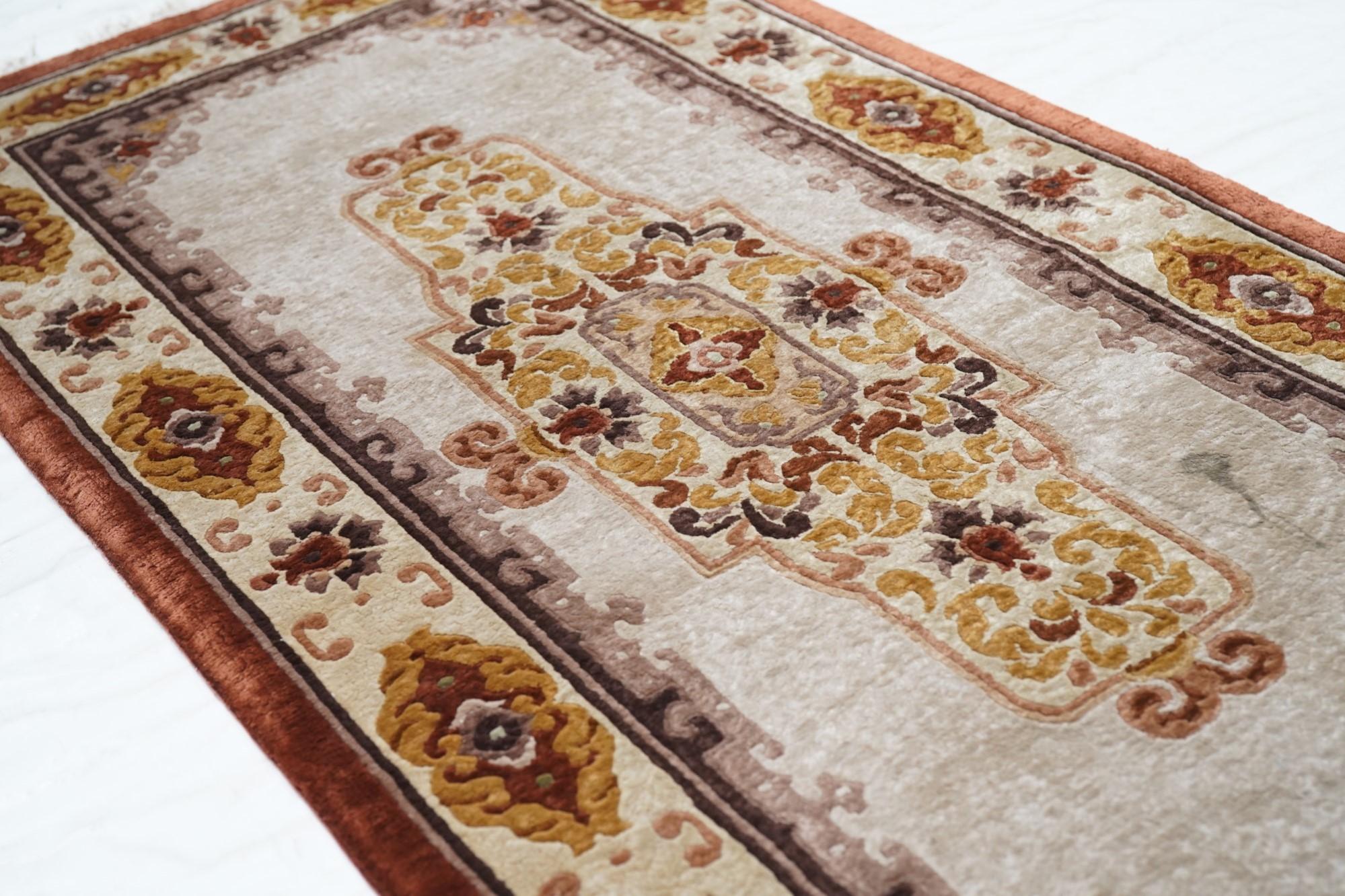 Vintage Chinese Silk Rug 2'3'' x 4'7'' For Sale 2