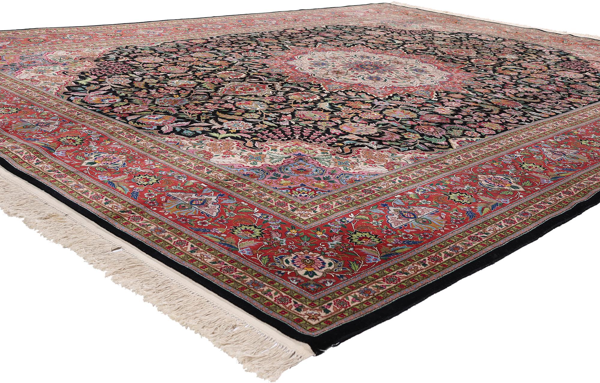 77256, alter chinesisch-persischer Täbris-Design-Teppich im viktorianischen Barock-Stil. Reich an Farbe, Textur und betörendem Ambiente, zeigt dieser alte chinesisch-persische Kashan-Teppich zeitlose Eleganz und königlichen Charme. Es besteht aus