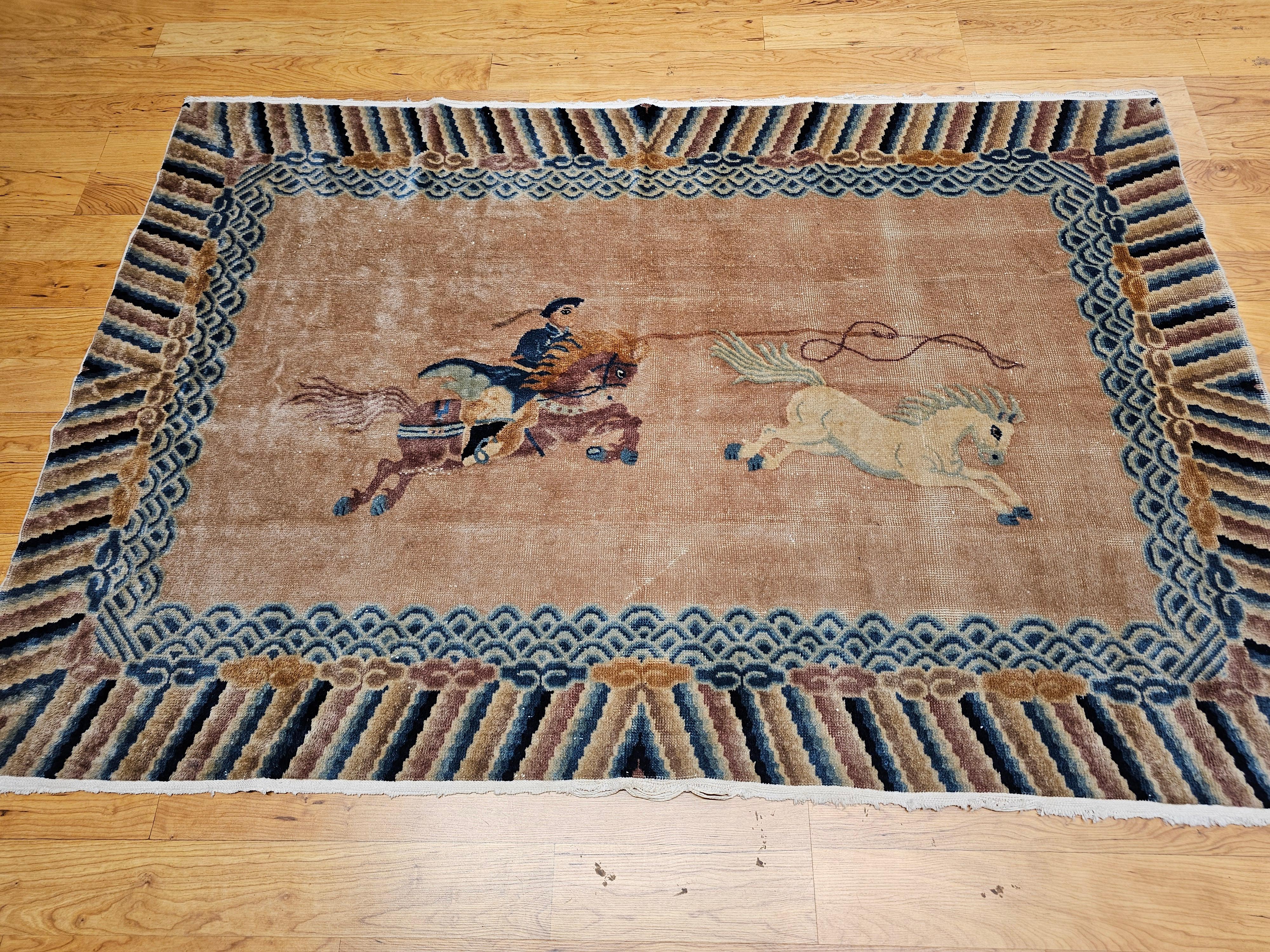 Chinesischer, malerischer Vintage-Teppich mit Reiter, Reiter und Wildpferd-Szene, Vintage im Angebot 8