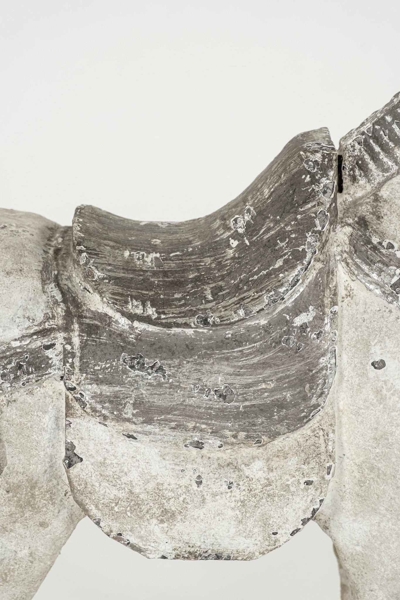 Intonaco Cavallo cinese d'epoca in gesso in stile Tang in vendita