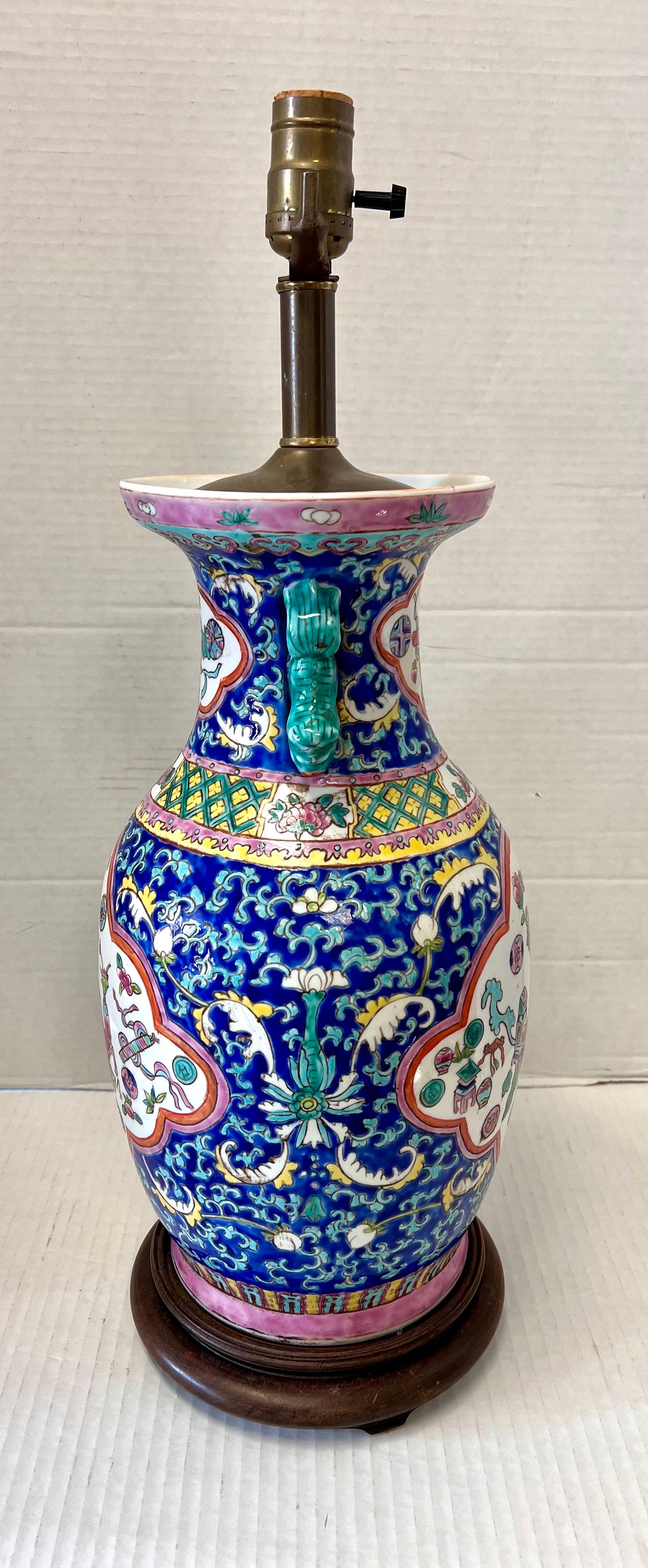 20th Century Vintage Chinese Chinoiserie Blue Porcelain Table Lamp For Sale