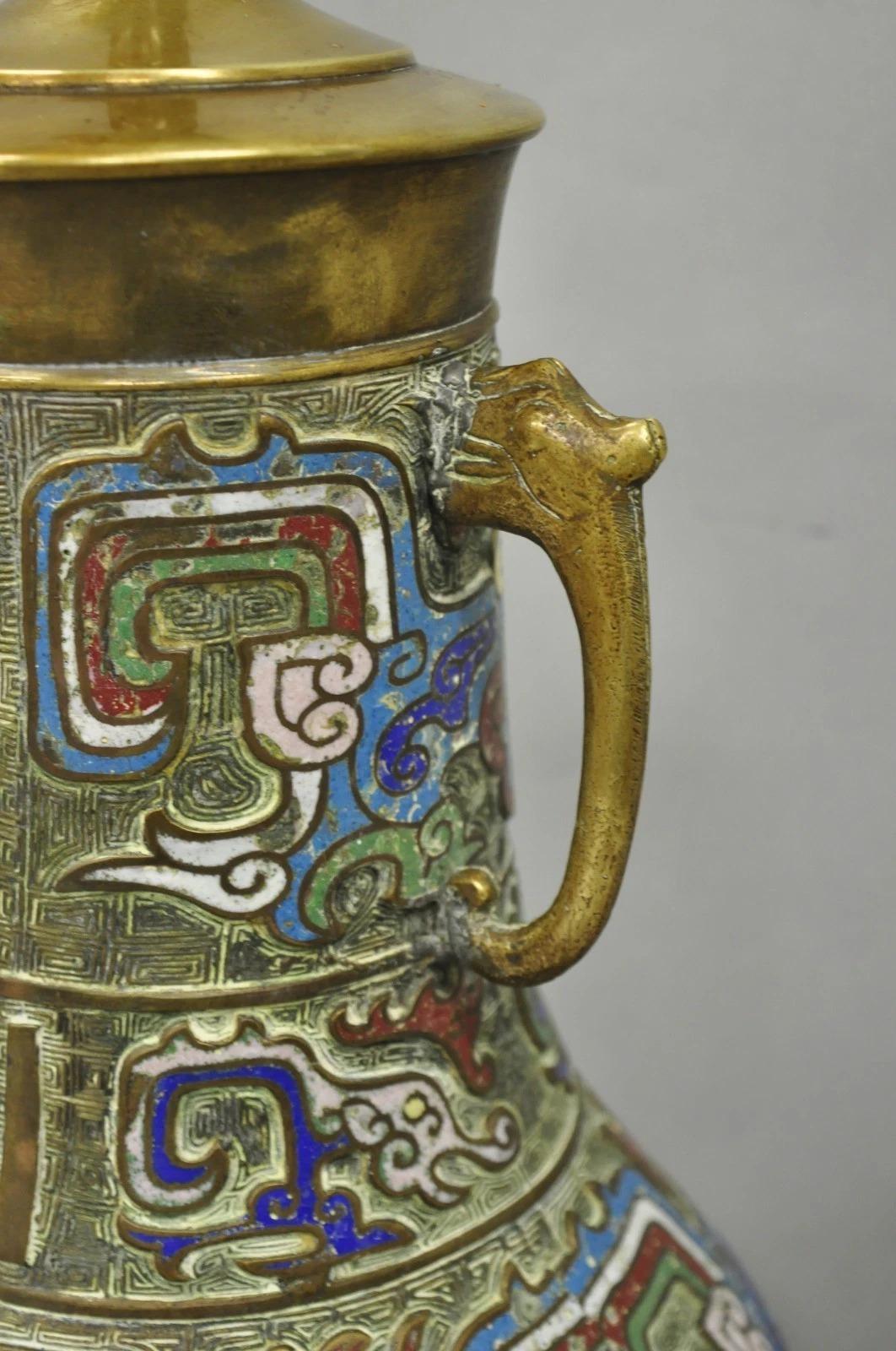 Vintage Chinesisch Porzellan Emaille Bronze Cloisonne Champleve Vase Tischlampe im Angebot 3