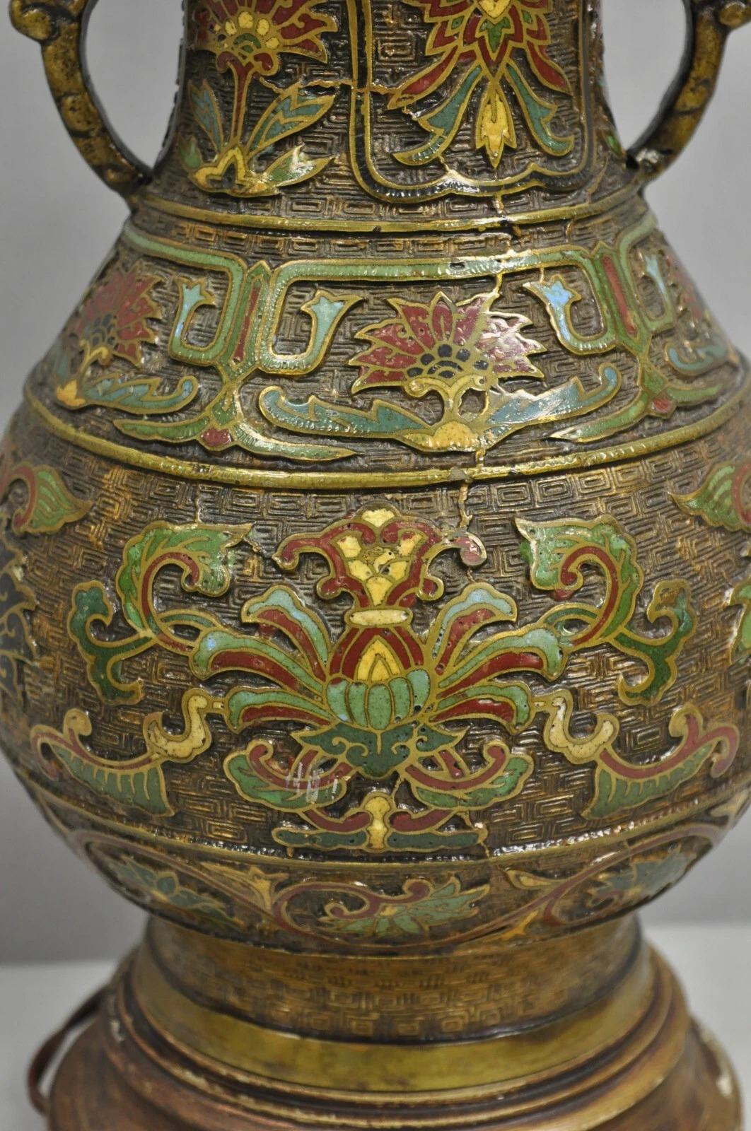 Vintage Chinese Porcelain Enamel Bronze Lacquered Cloisonne Champleve Table Lamp (Unbekannt) im Angebot