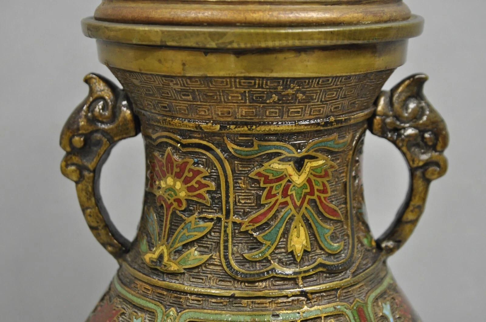 Vintage Chinese Porcelain Enamel Bronze Lacquered Cloisonne Champleve Table Lamp im Zustand „Gut“ im Angebot in Philadelphia, PA
