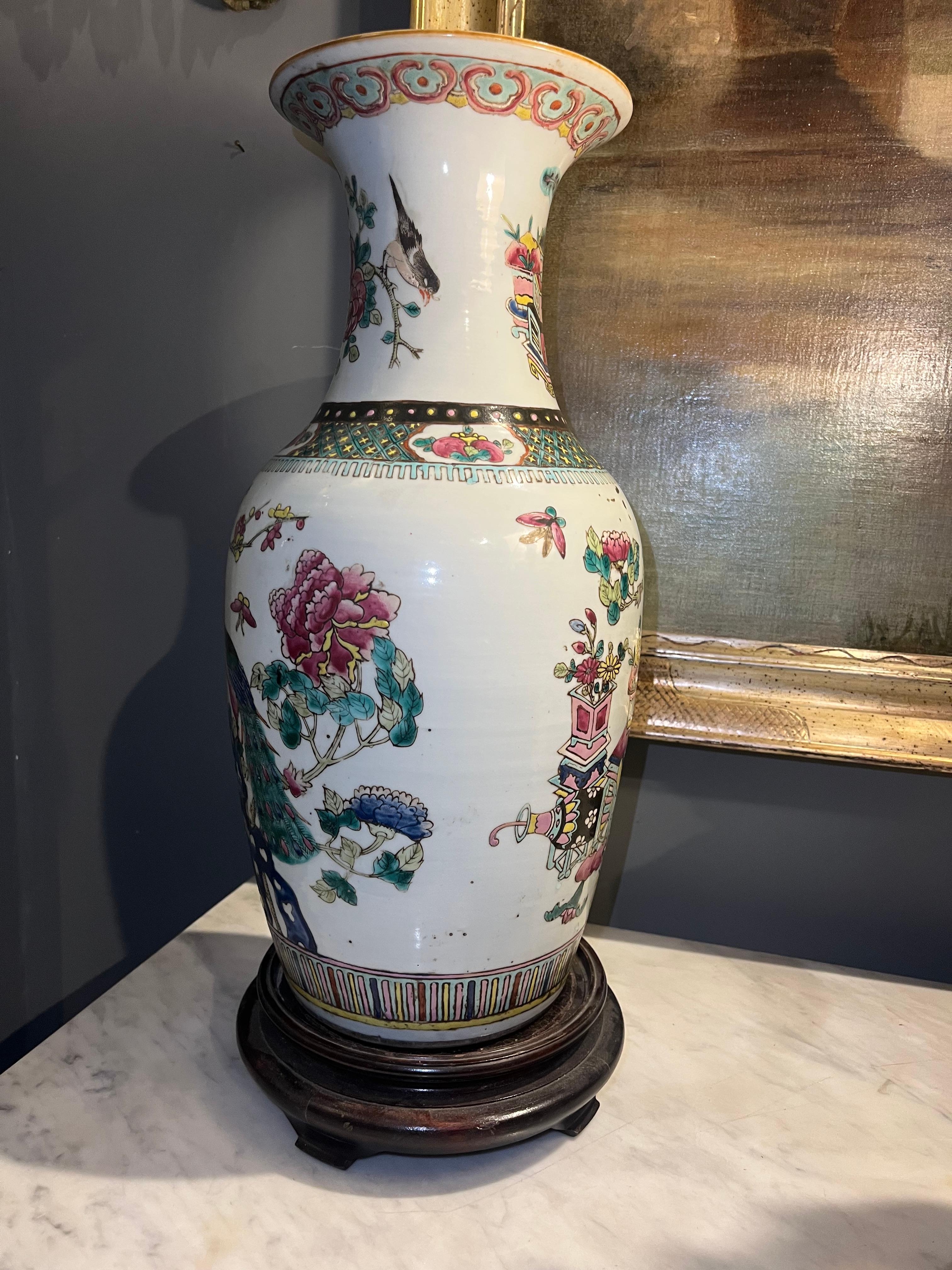Mid-20th Century vintage chinese porcelain enamel vase in vendita