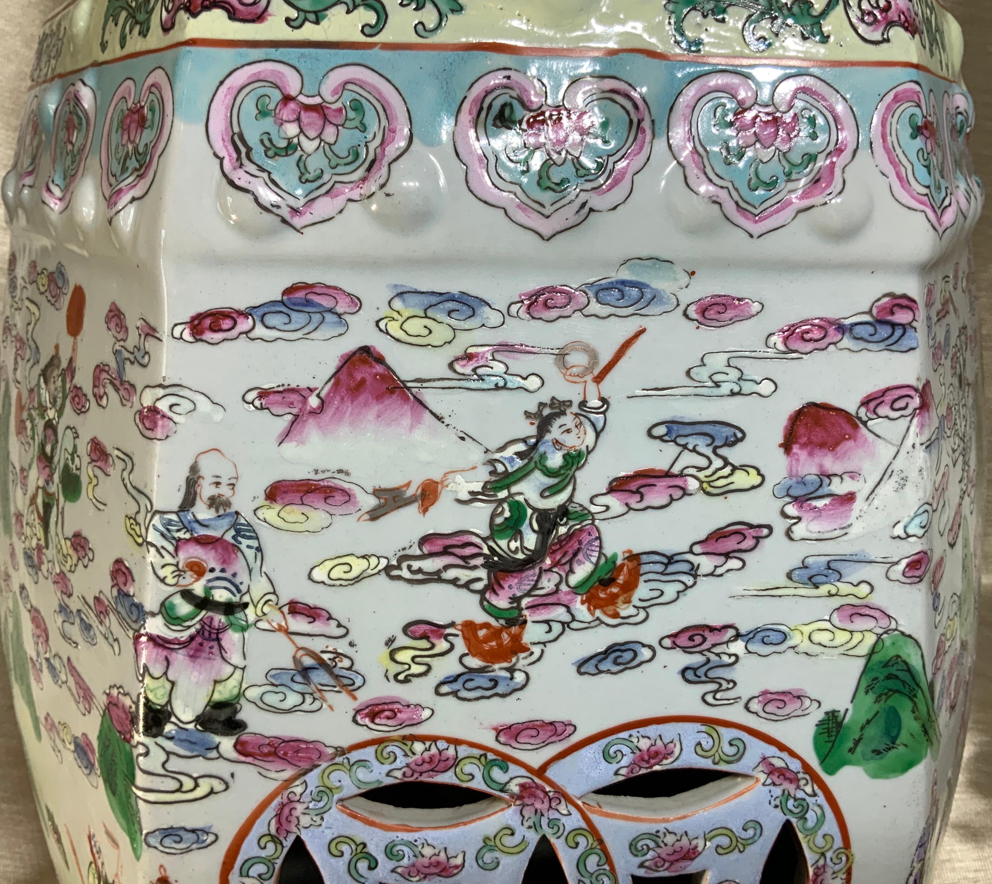 Vintage Chinese Porcelain Garden Stool In Good Condition In Delray Beach, FL