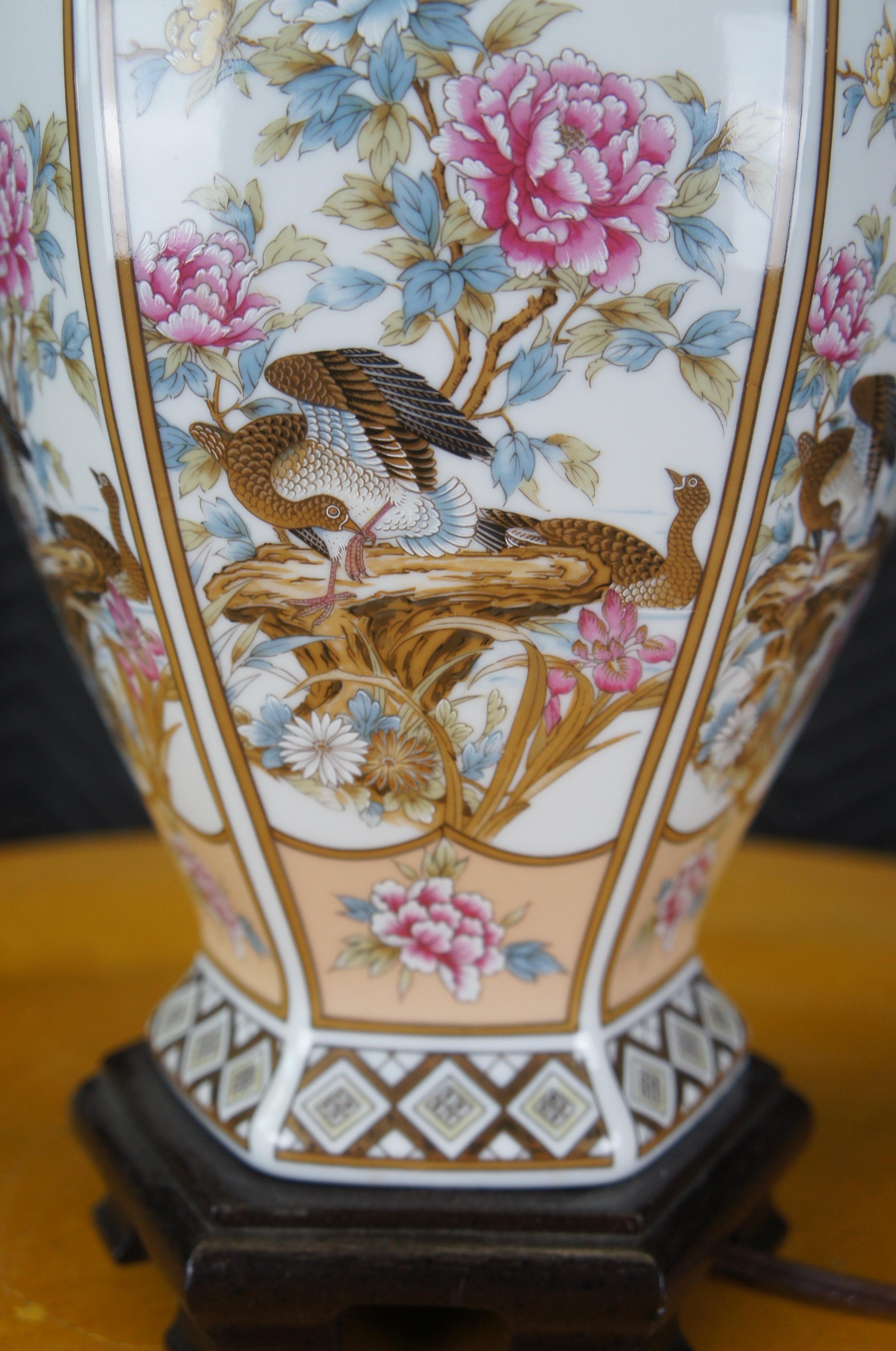 Vintage Chinese Porcelain Ginger Jar Style Chrysanthemum Floral Duck Vase Lamp In Good Condition In Dayton, OH