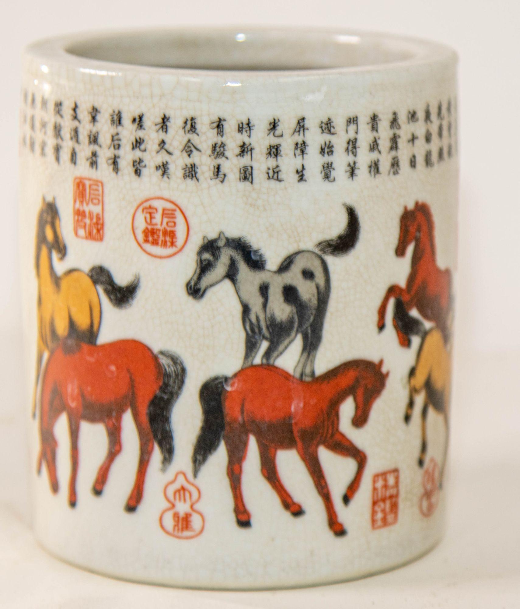 Vintage Chinese Porcelain Horses Pattern Brush Pot.
Chinese exquisite horse pattern porcelain vase, Chinese Qing Dynasty crackle glaze ceramic brush pot.
The circular ceramic pot is decorated with red, gray and orange colored horses which stood for