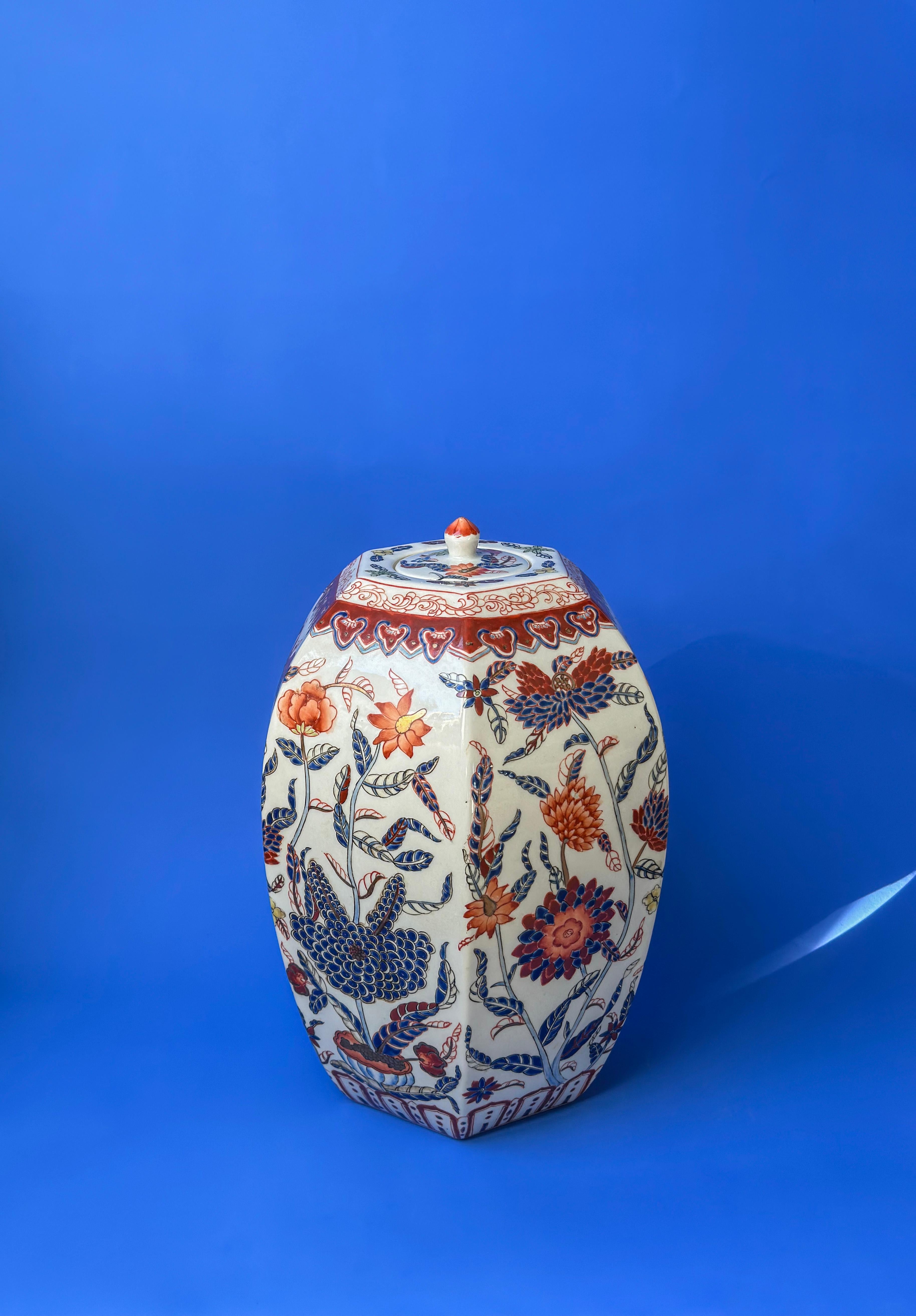 Vintage Chinese Porcelain Lidded Urn - Tongzhi - Red and Blue Floral Decoration  4