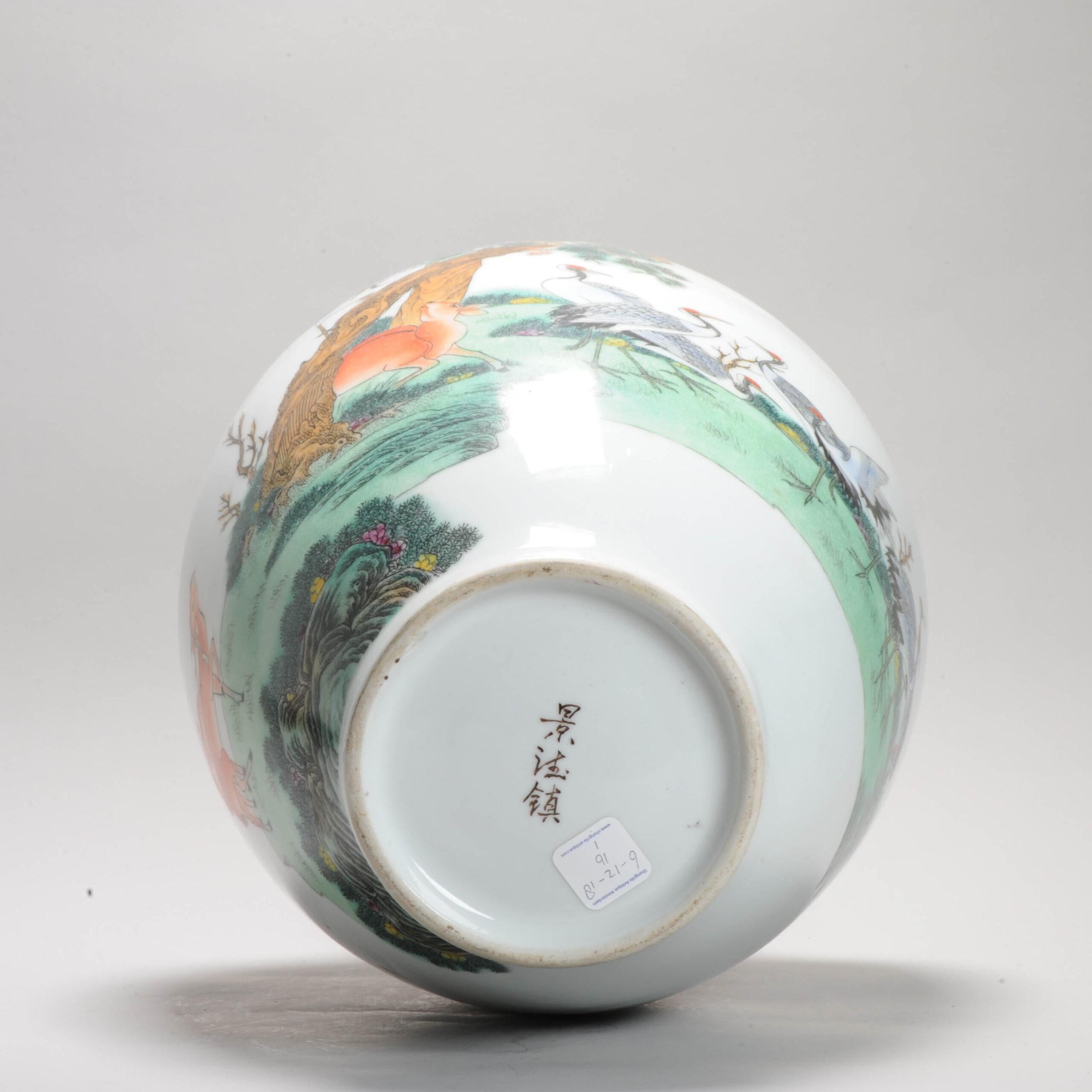 Grazioso vaso cinese in porcellana con una bella scena di paesaggio con animali. Risalgono agli anni '80 o '90.

Informazioni aggiuntive:
Materiale: Porcellana e ceramica
Regione di origine: Cina
Tipo di decorazione / Colore: Policromo
Periodo: 20°