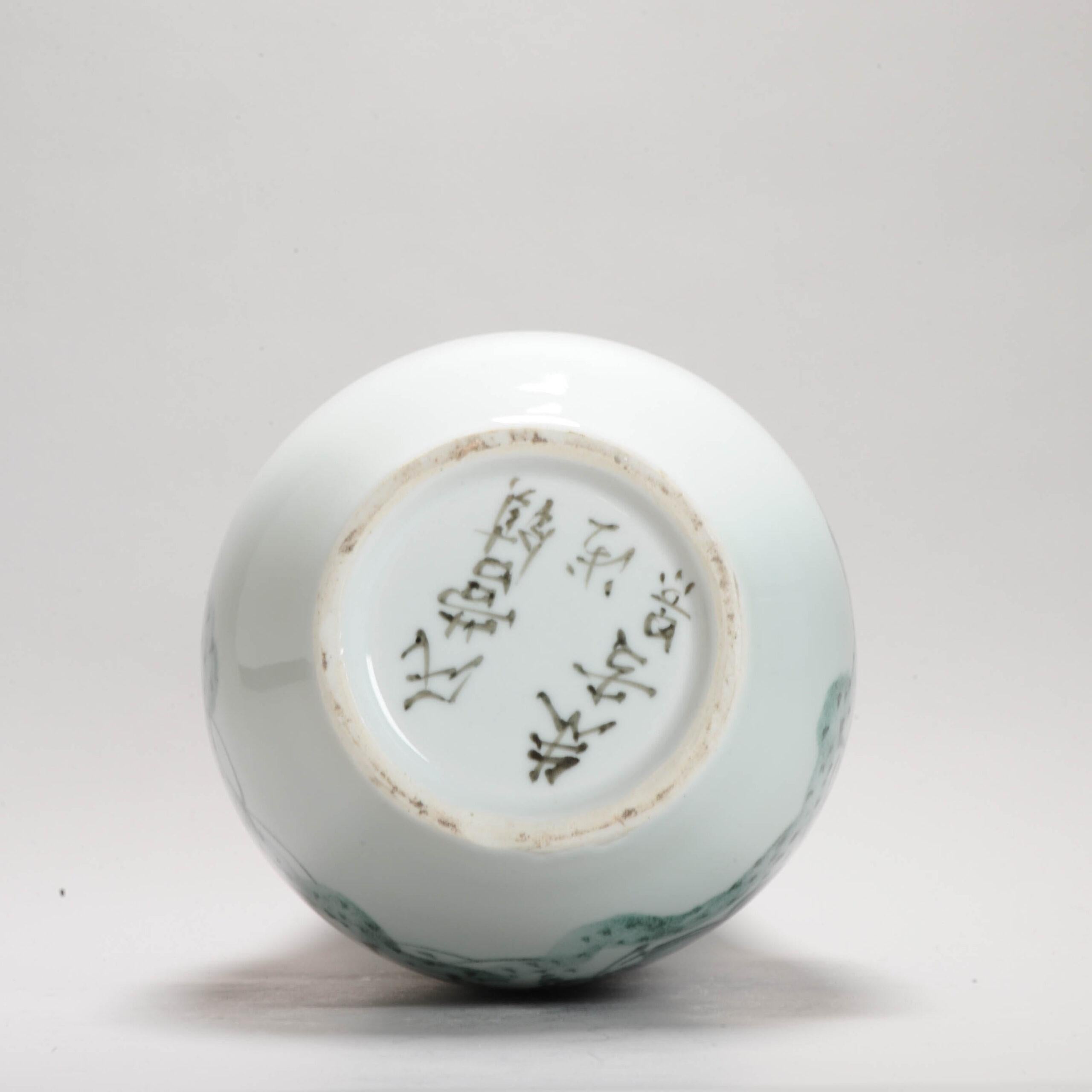 Grazioso vaso di porcellana cinese. Liling sottosmalto. Risale agli anni '80 o '90.

Base marcata.

Informazioni aggiuntive:
Materiale: Porcellana e ceramica
Regione di origine: Cina
Tipo di decorazione / Colore: Policromo
Periodo: 20°