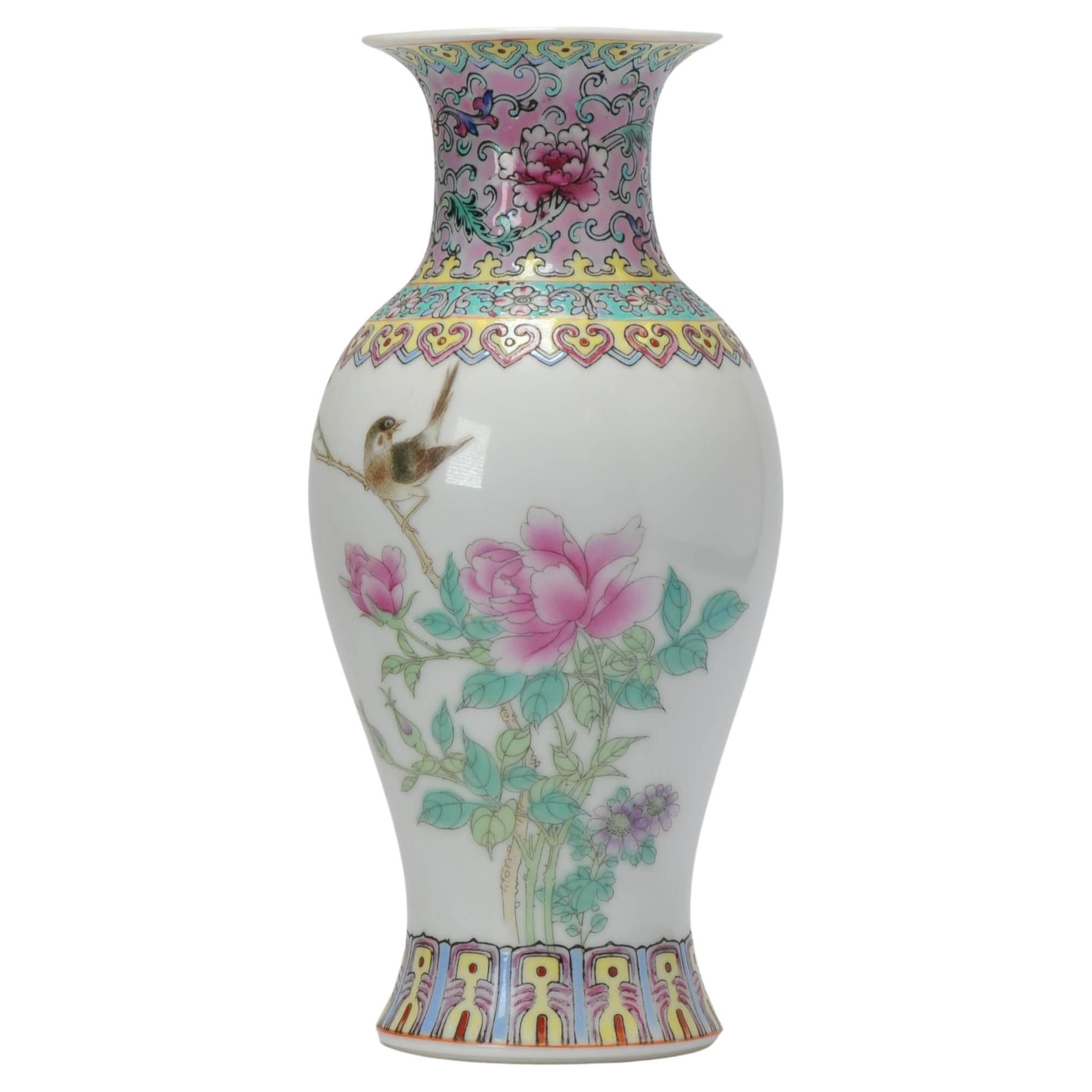 Vase procuré vintage avec une scène de fleurs et d'oiseaux, 1989 ou antérieur
