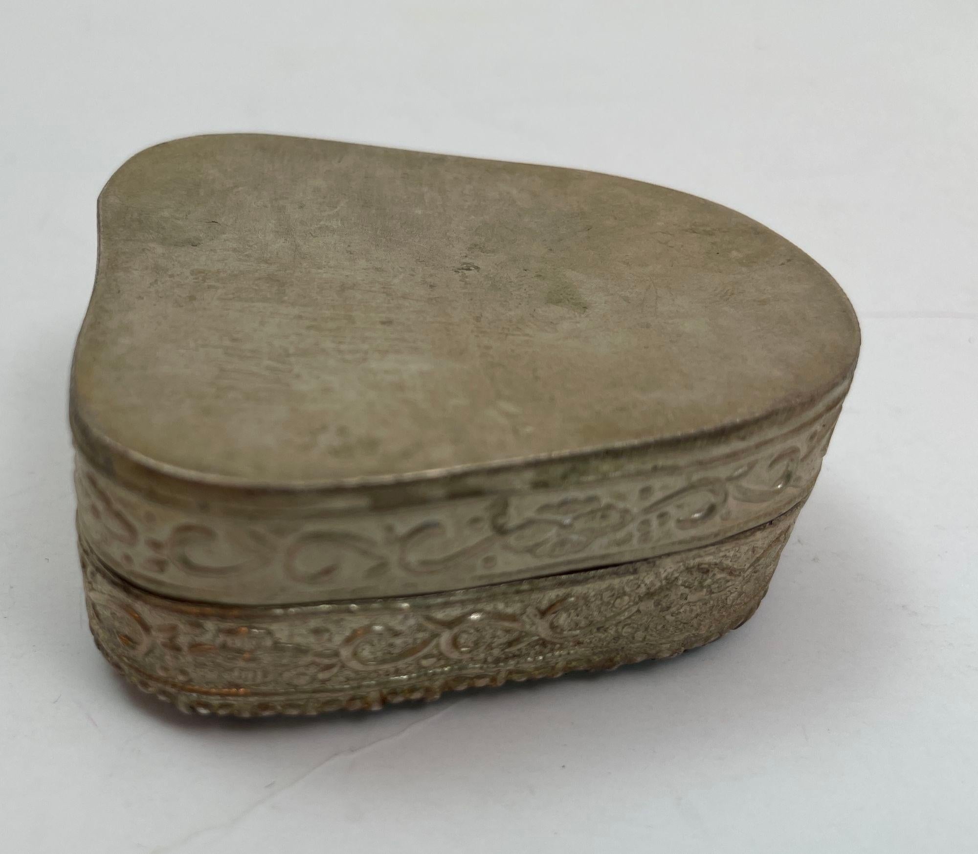 Vintage Chinese Porcelain Shard Box Oriental Decorative Nickel Silver For Sale 1