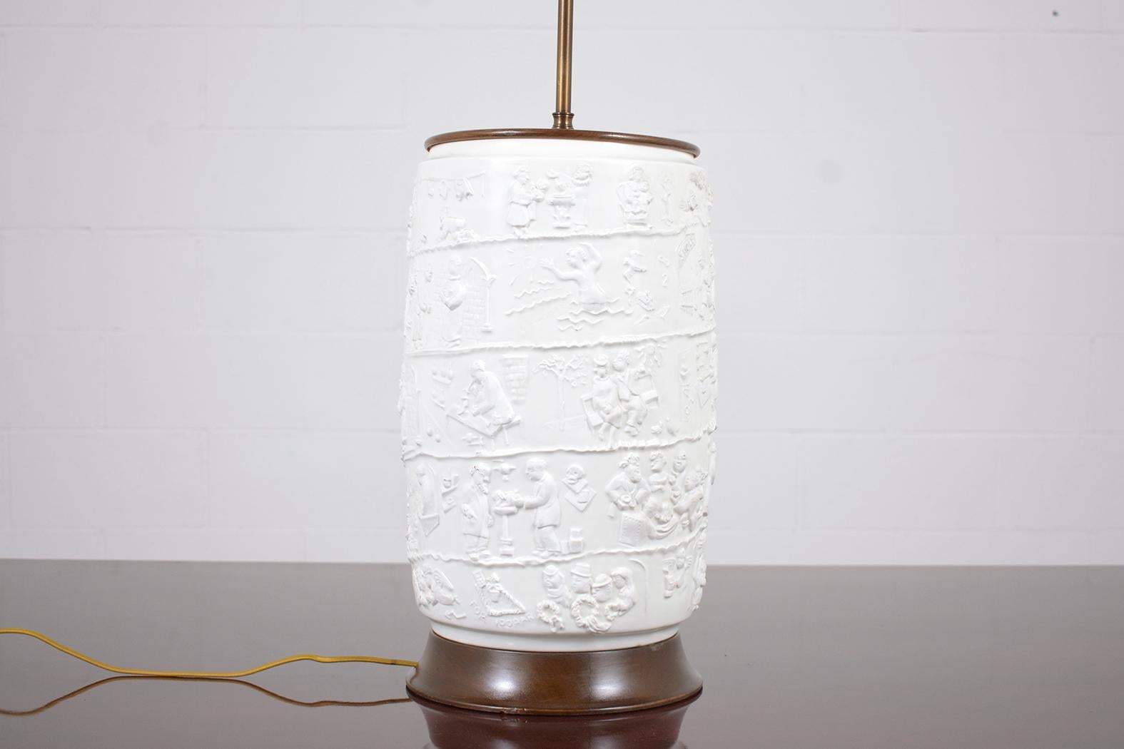 Mid-20th Century Vintage Chinese Porcelain Table Lamp: Intricate Design with Modern Wiring For Sale