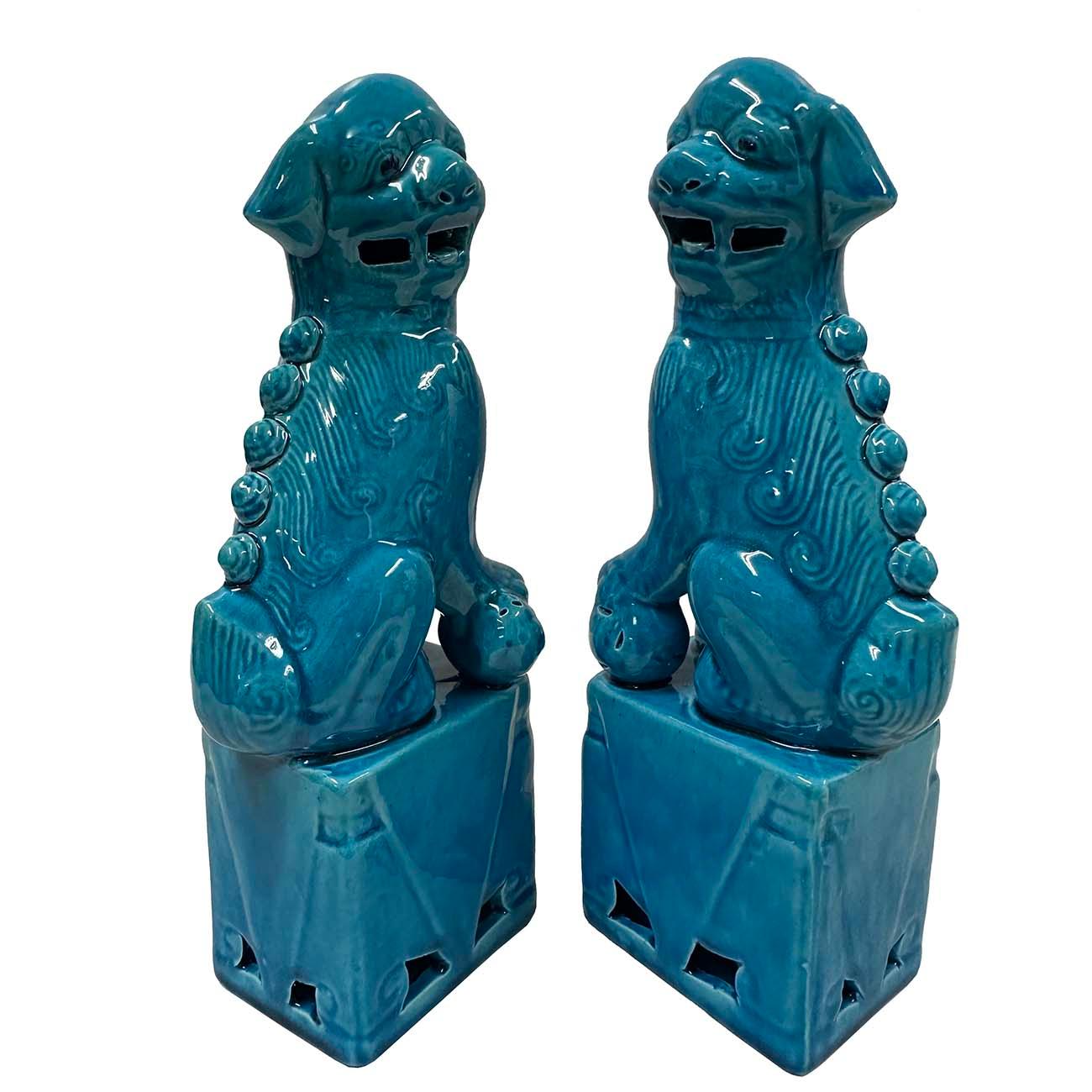XX secolo Figurine di cane Foo in porcellana cinese turchese d'epoca - una coppia in vendita