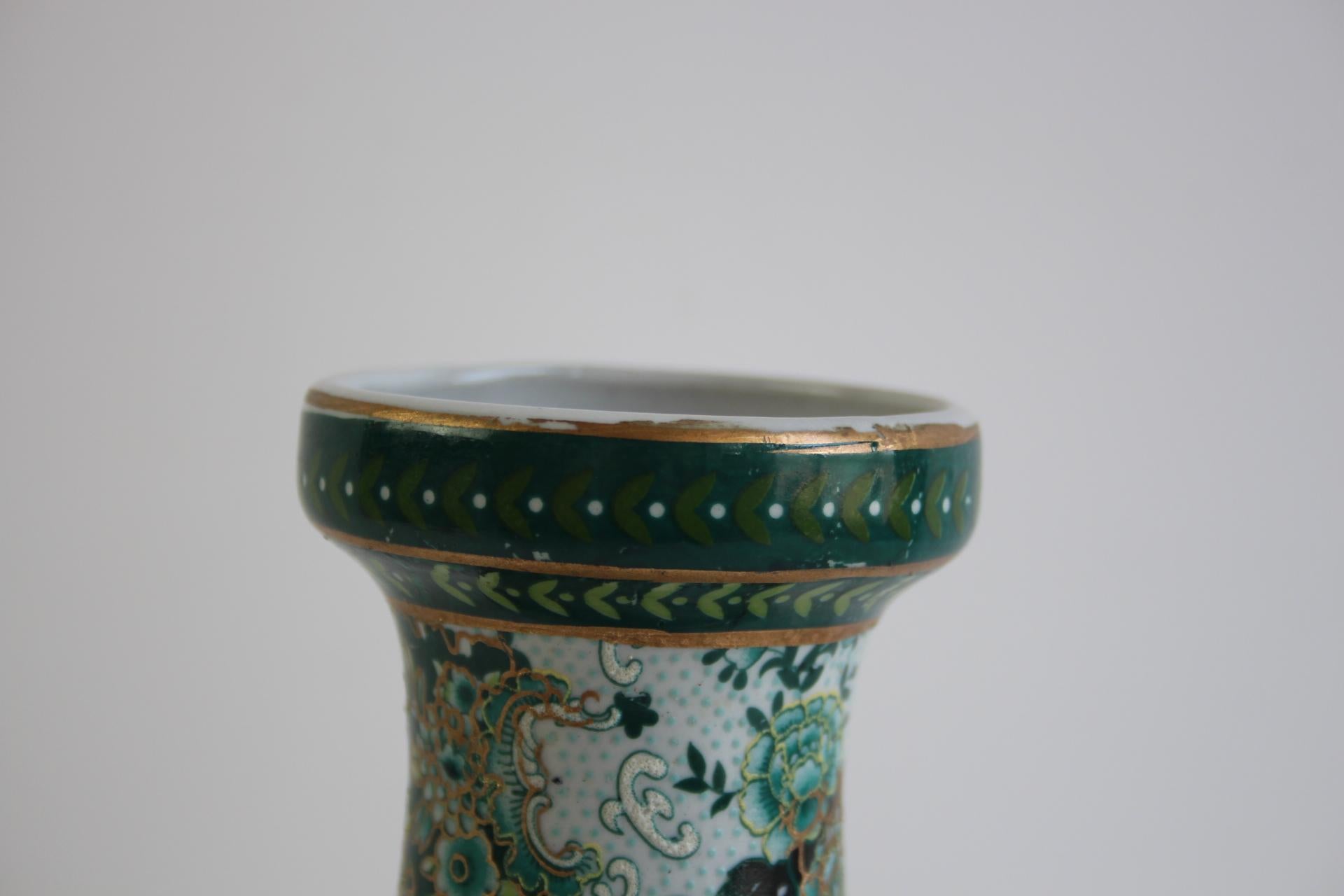 Fine XX secolo Vaso cinese d'epoca in porcellana con uccelli e disegni floreali in vendita