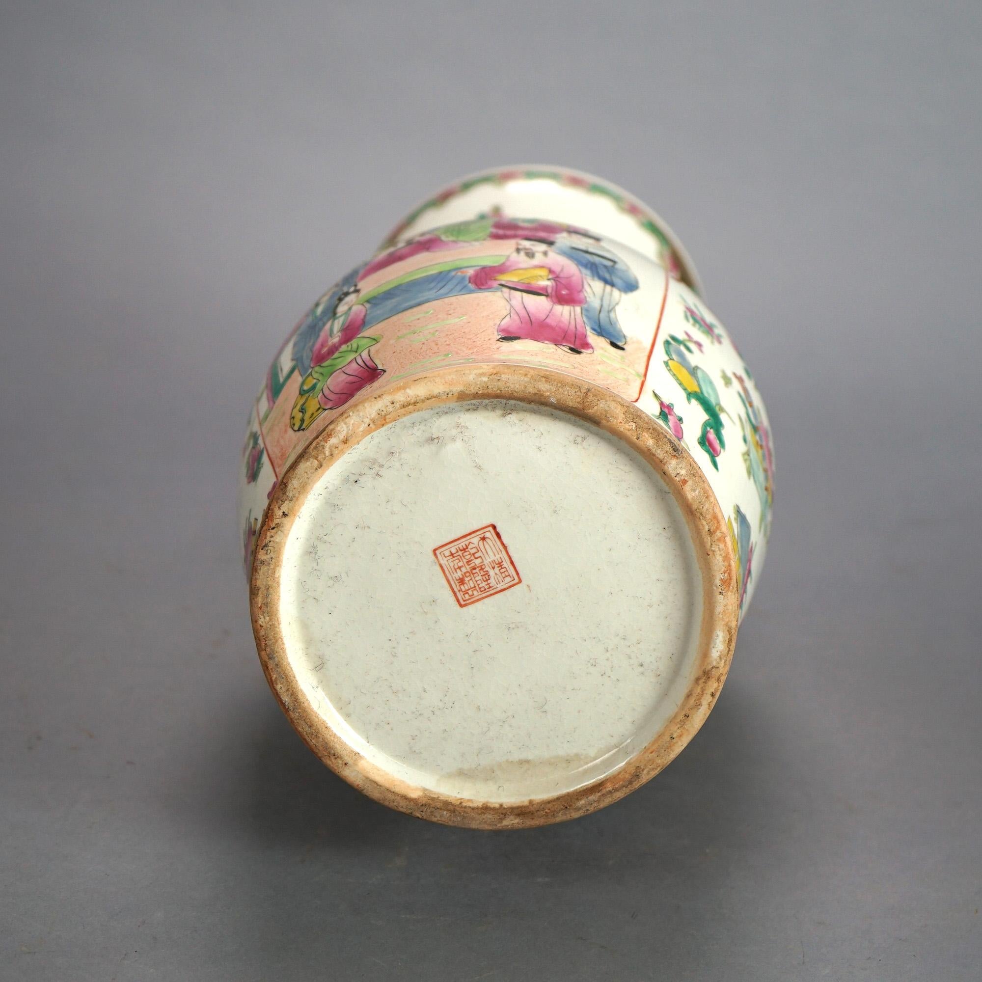Vaso di porcellana cinese d'epoca con scena di genere e fiori da giardino, timbrato, C1930 in vendita 4