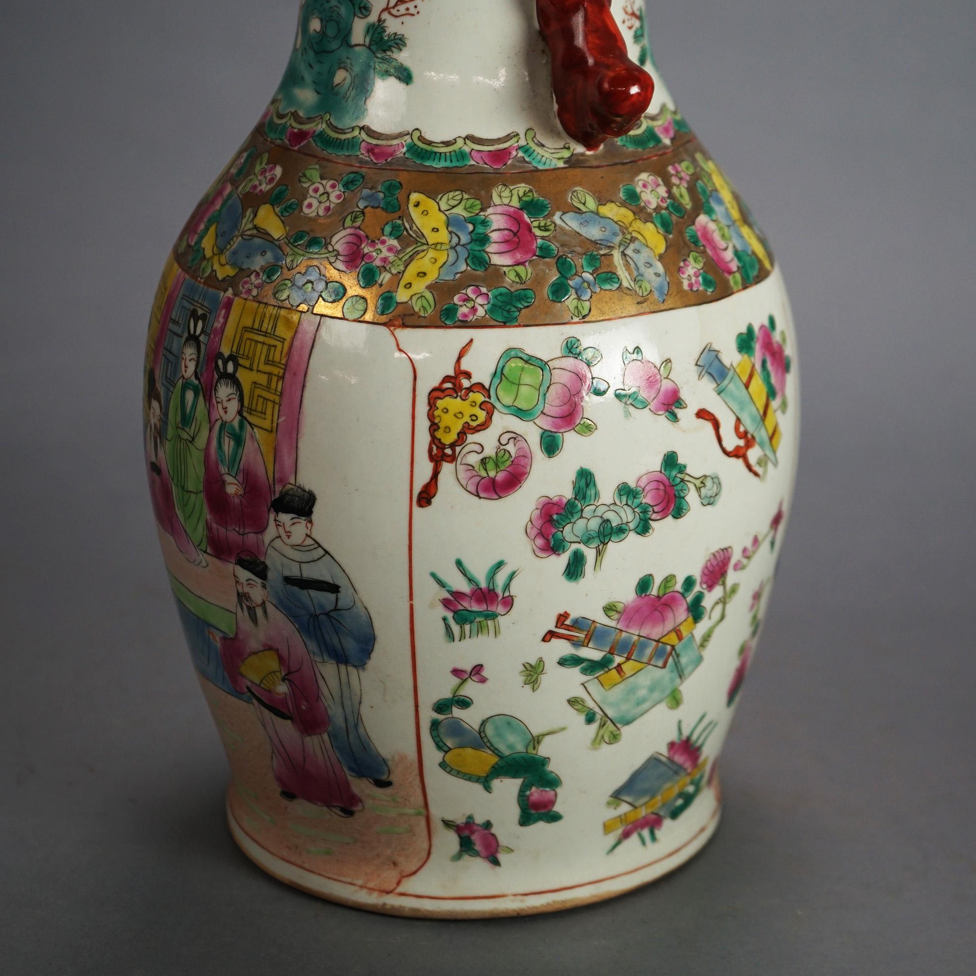 Vaso di porcellana cinese d'epoca con scena di genere e fiori da giardino, timbrato, C1930 in vendita 3