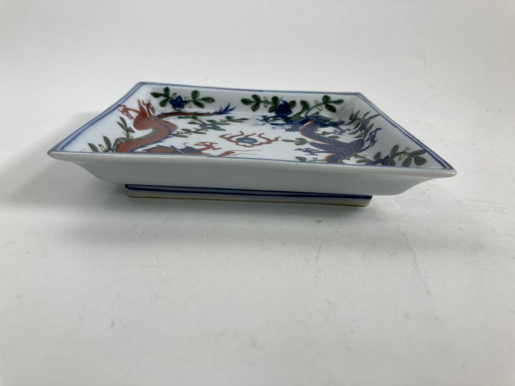Chinoiserie Vintage Chinese Porcelain Wucai Blue and Red Dragons Dish Catchall For Sale