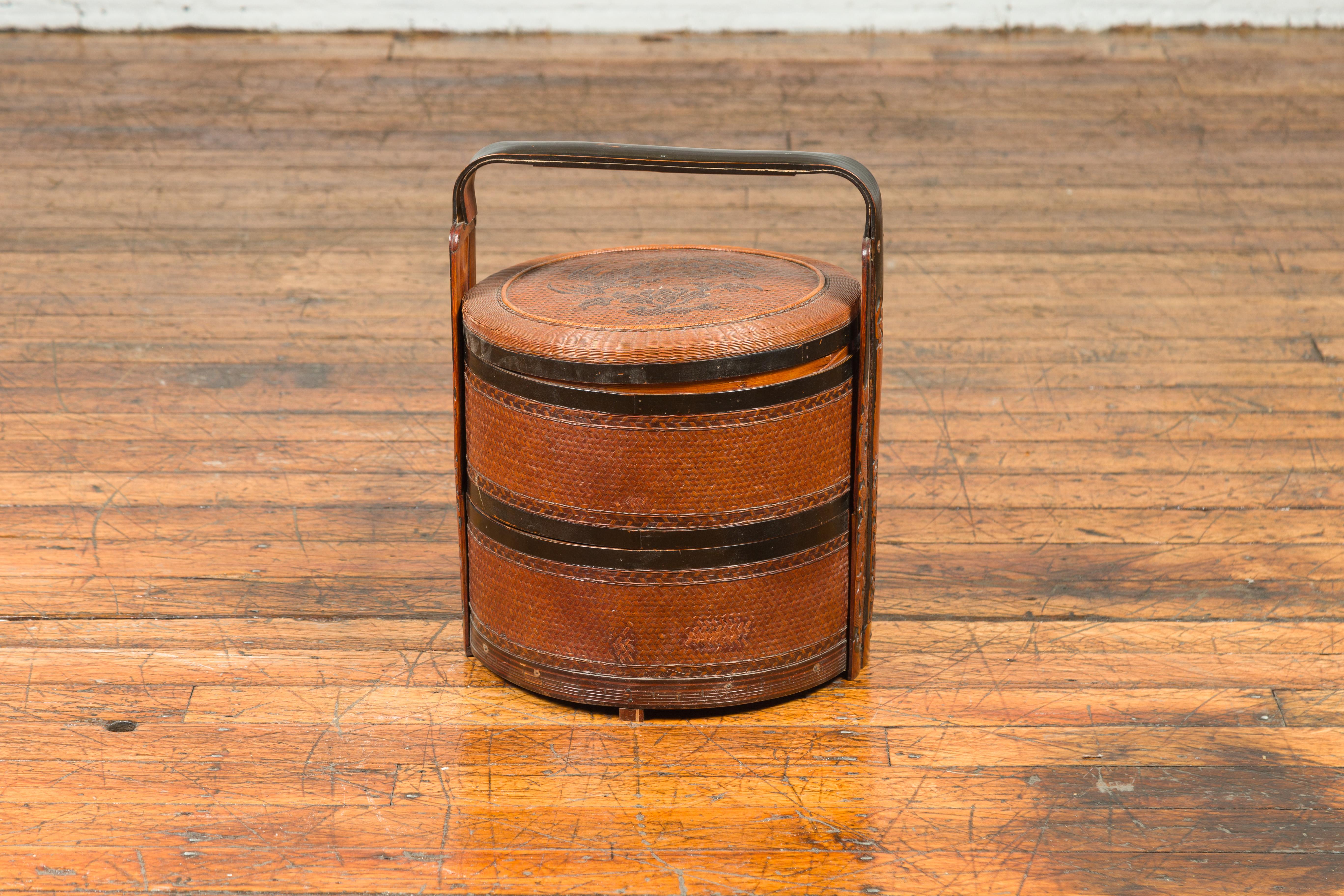 Vintage Chinese Rattan and Bamboo Nested Lunch Basket with Foliage Carved Handle In Good Condition In Yonkers, NY