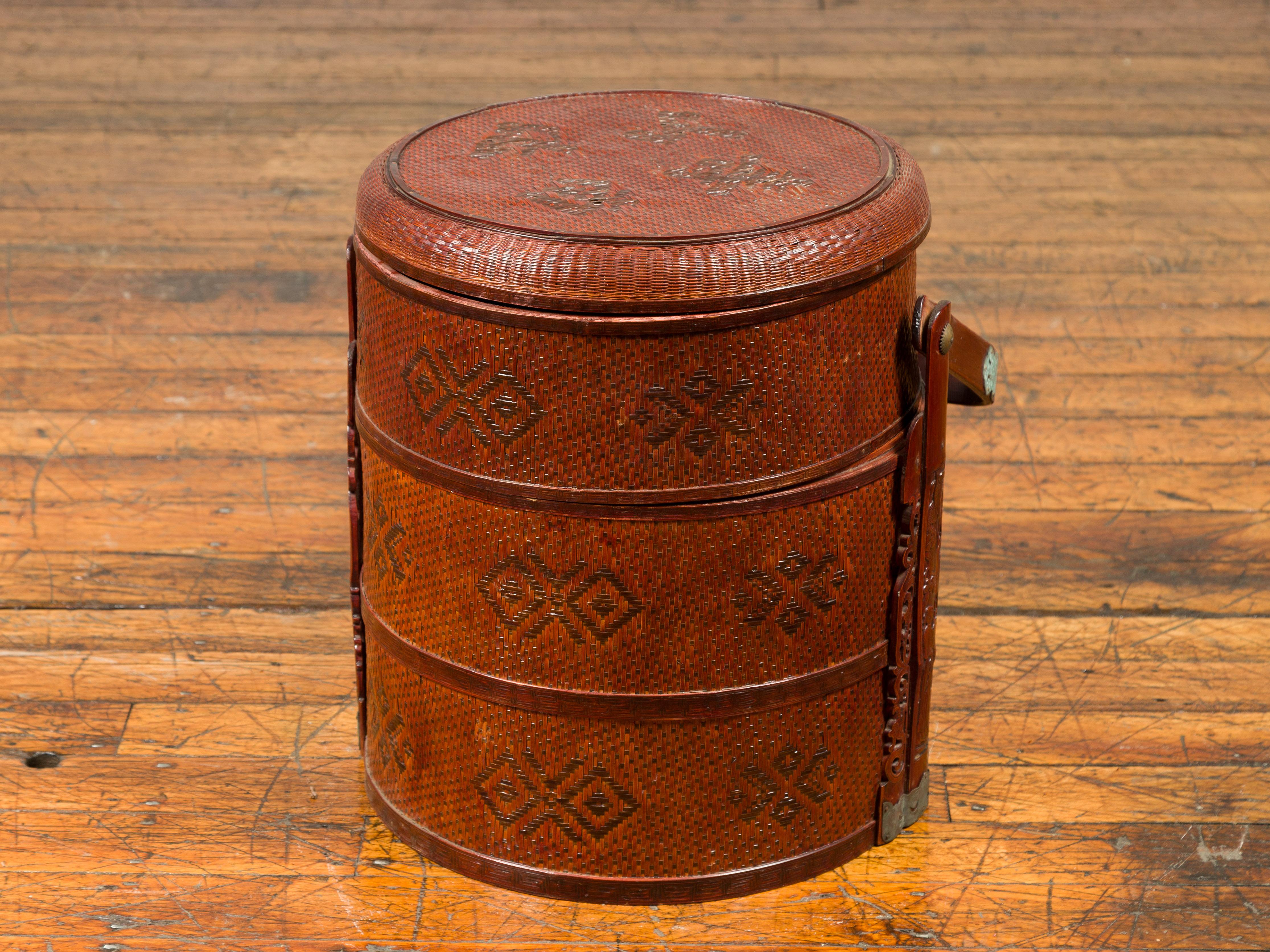 Rattan and Bamboo Tiered Nested Lunch Basket with Lid and Carved Handle For Sale 4