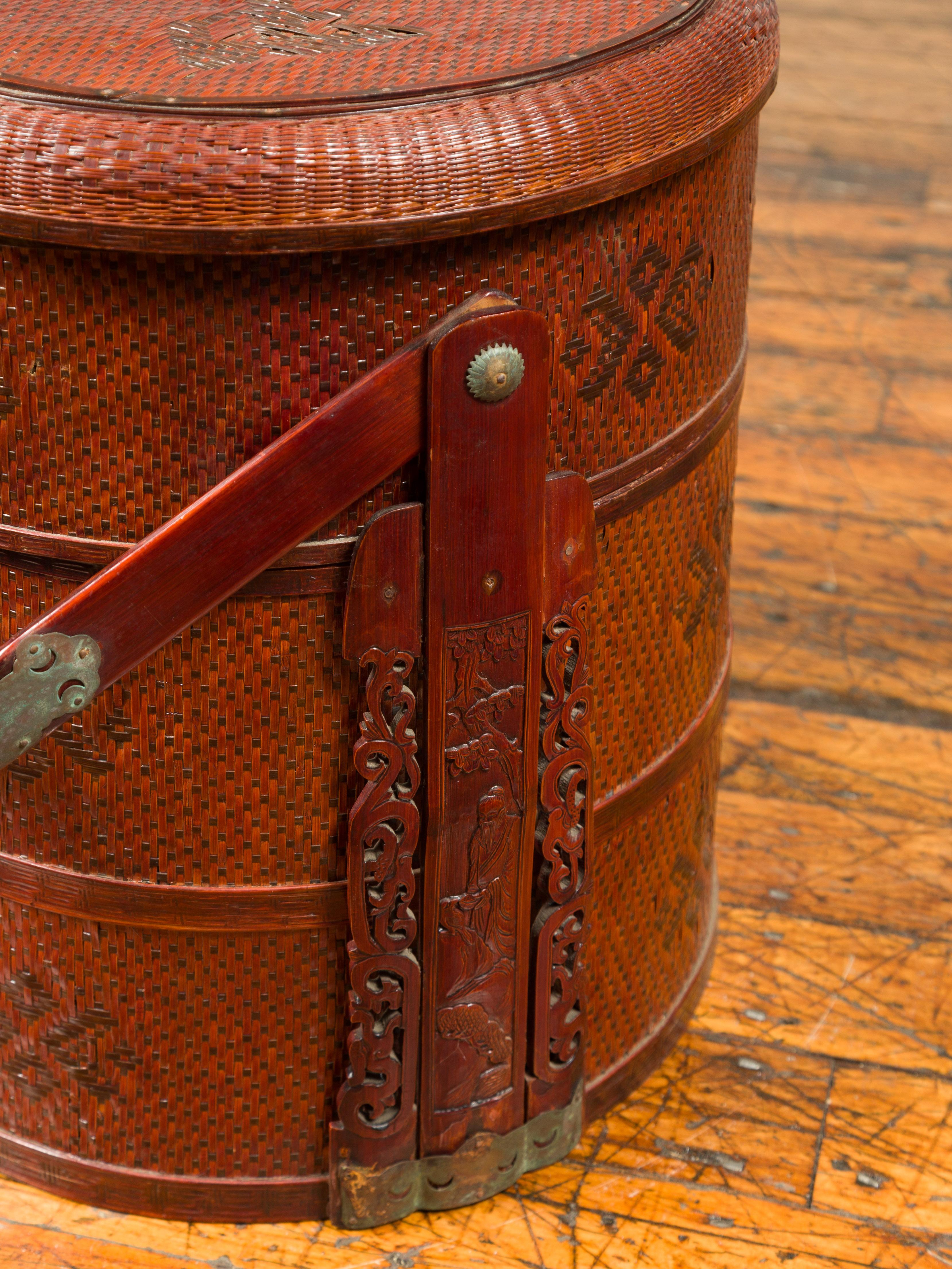 Metal Vintage Chinese Rattan Tiered Nested Lunch Basket with Lid and Carved Handle For Sale