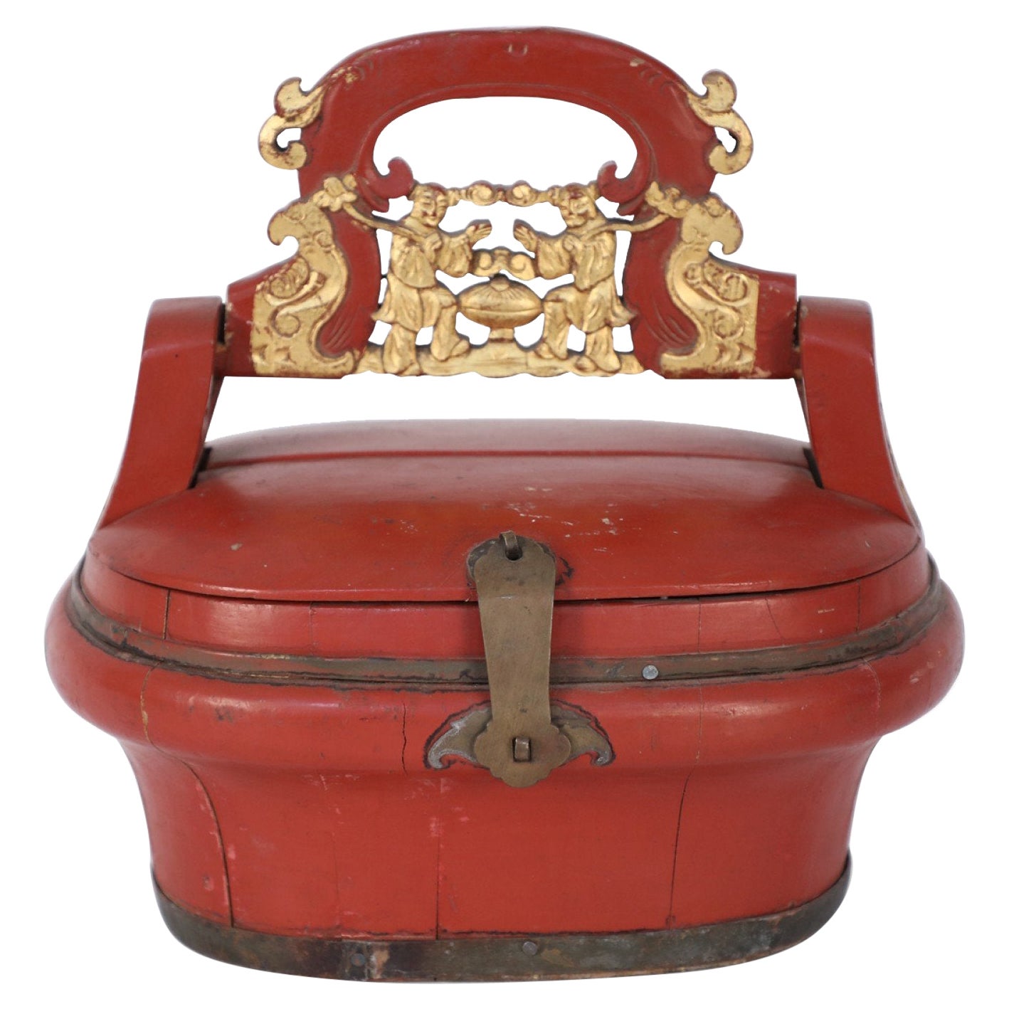 Boîte chinoise sculptée rouge et or en vente
