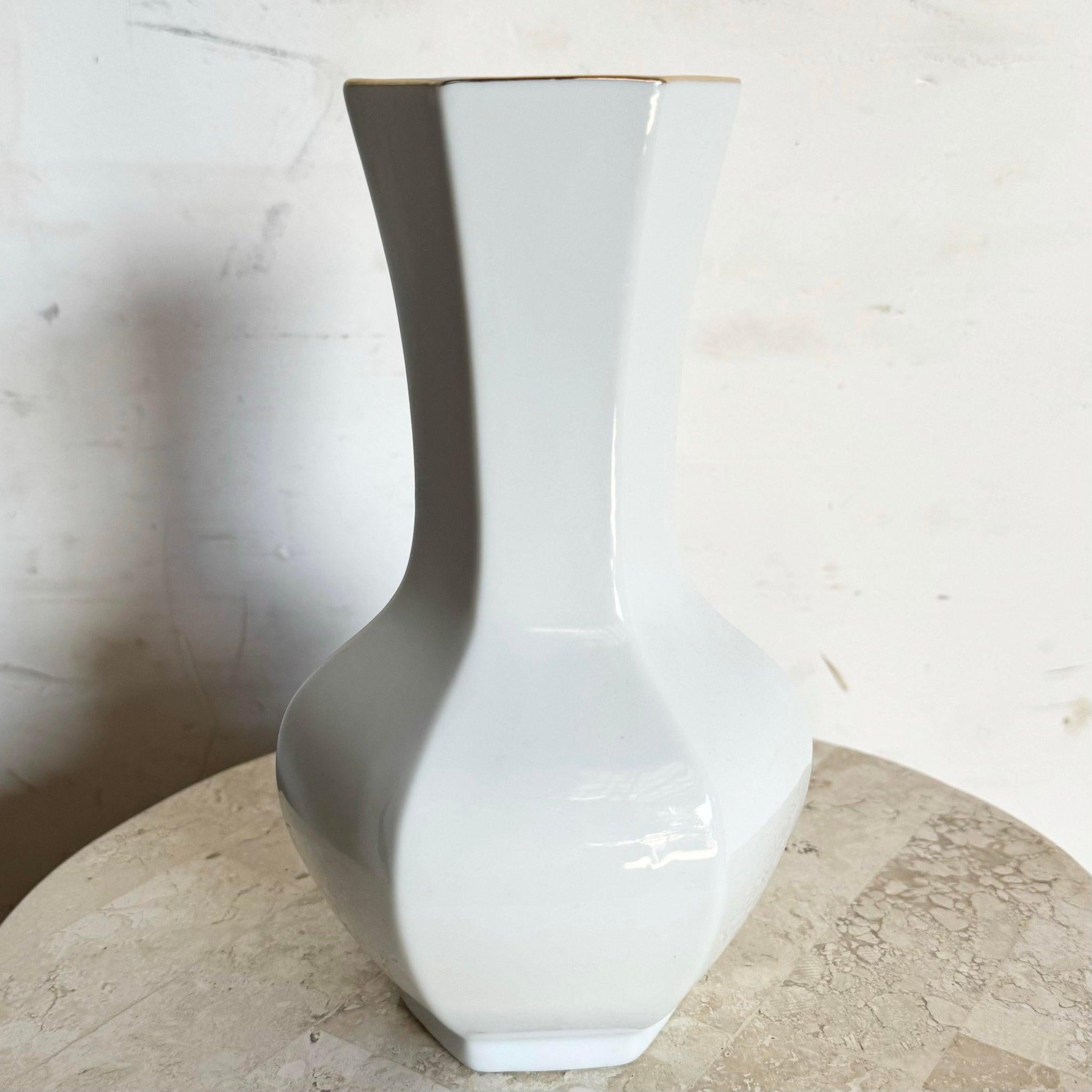 Fine XX secolo Vaso cinese d'epoca in porcellana a fiori rossi in vendita