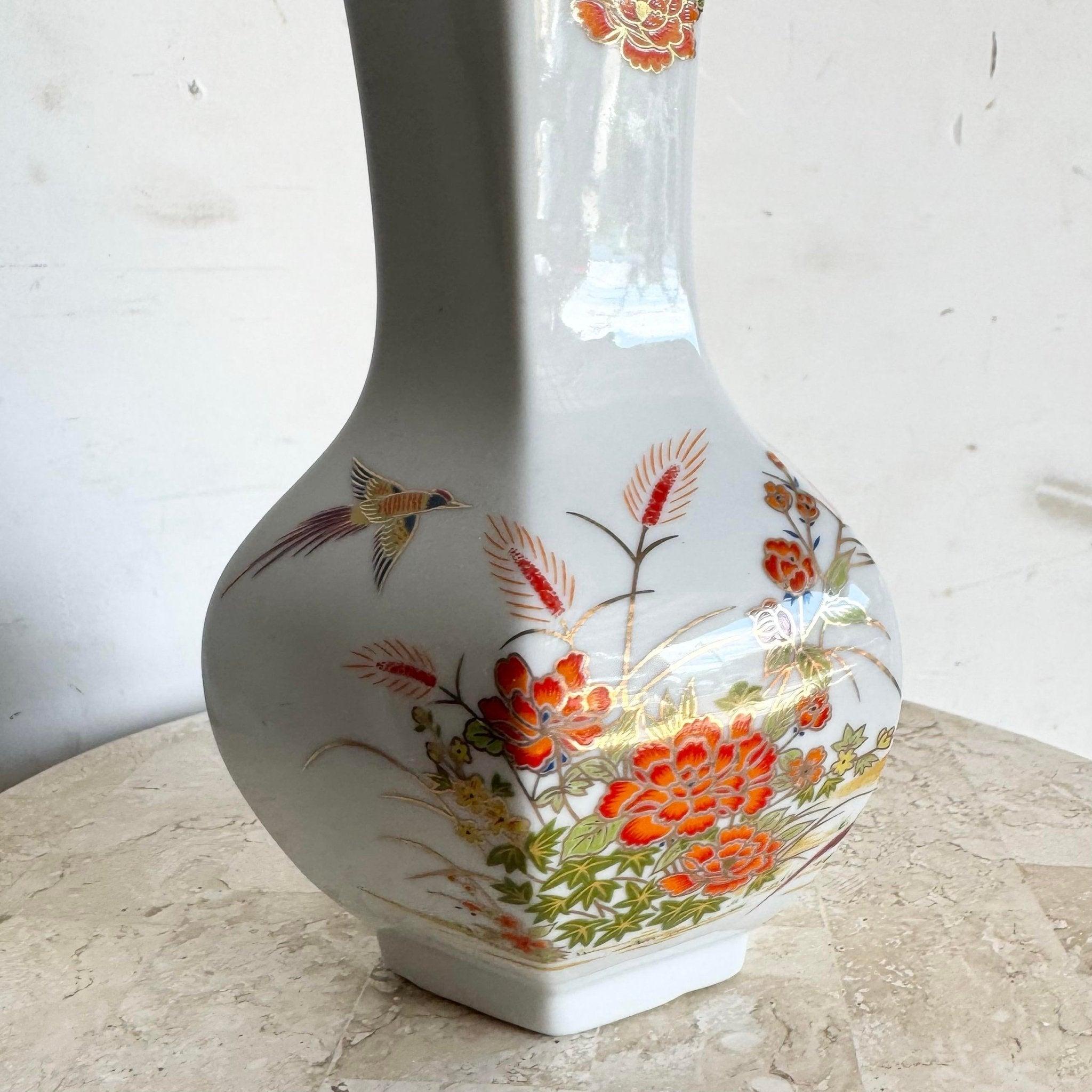 Vaso cinese d'epoca in porcellana a fiori rossi in vendita 1