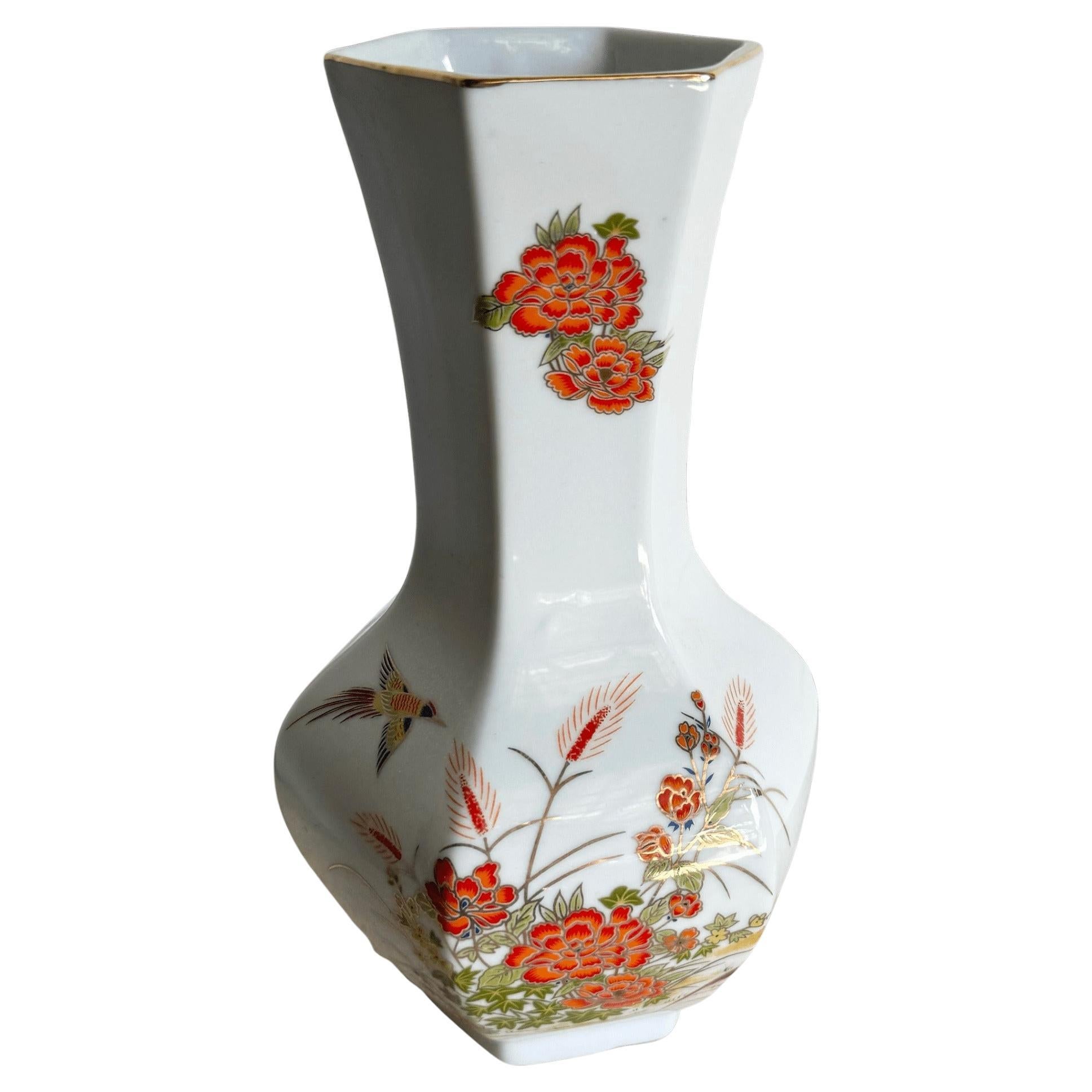 Vaso cinese d'epoca in porcellana a fiori rossi in vendita
