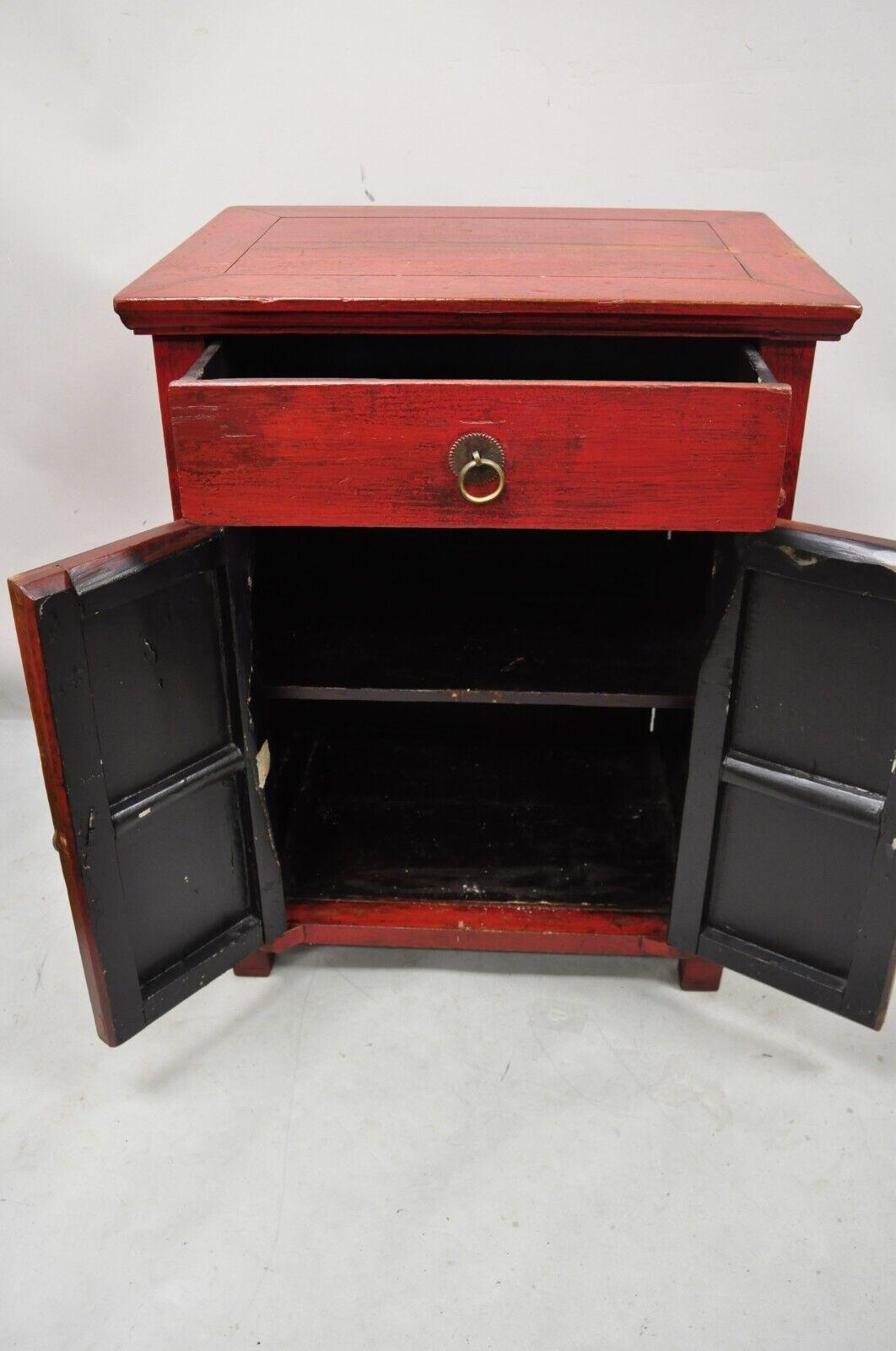 Vintage Chinese Red Lacquered Cabinet Cupboard with Drawer and Swing Doors 3