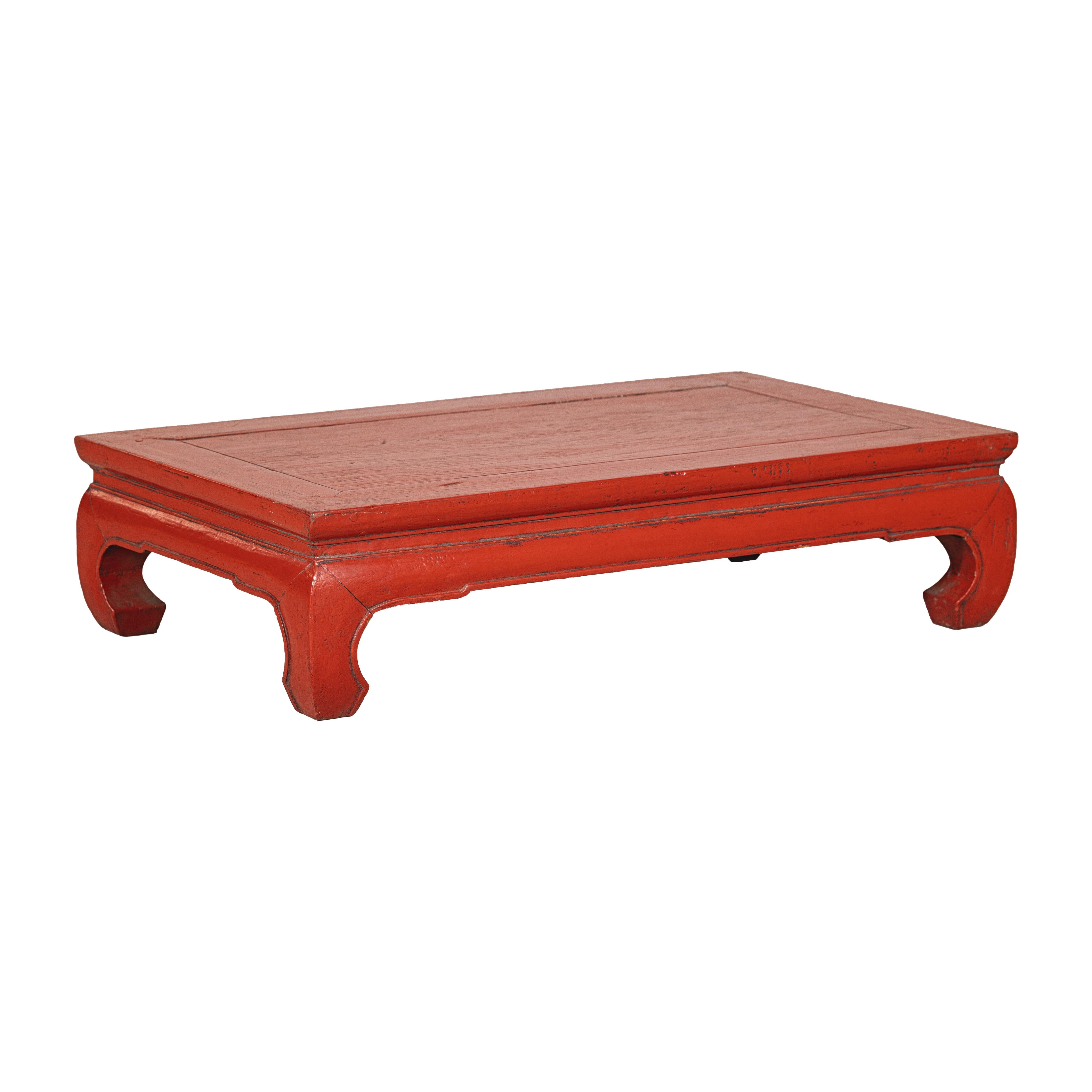 Vintage Chinese Red Lacquered Low Kang Table with Curved Legs im Angebot 6