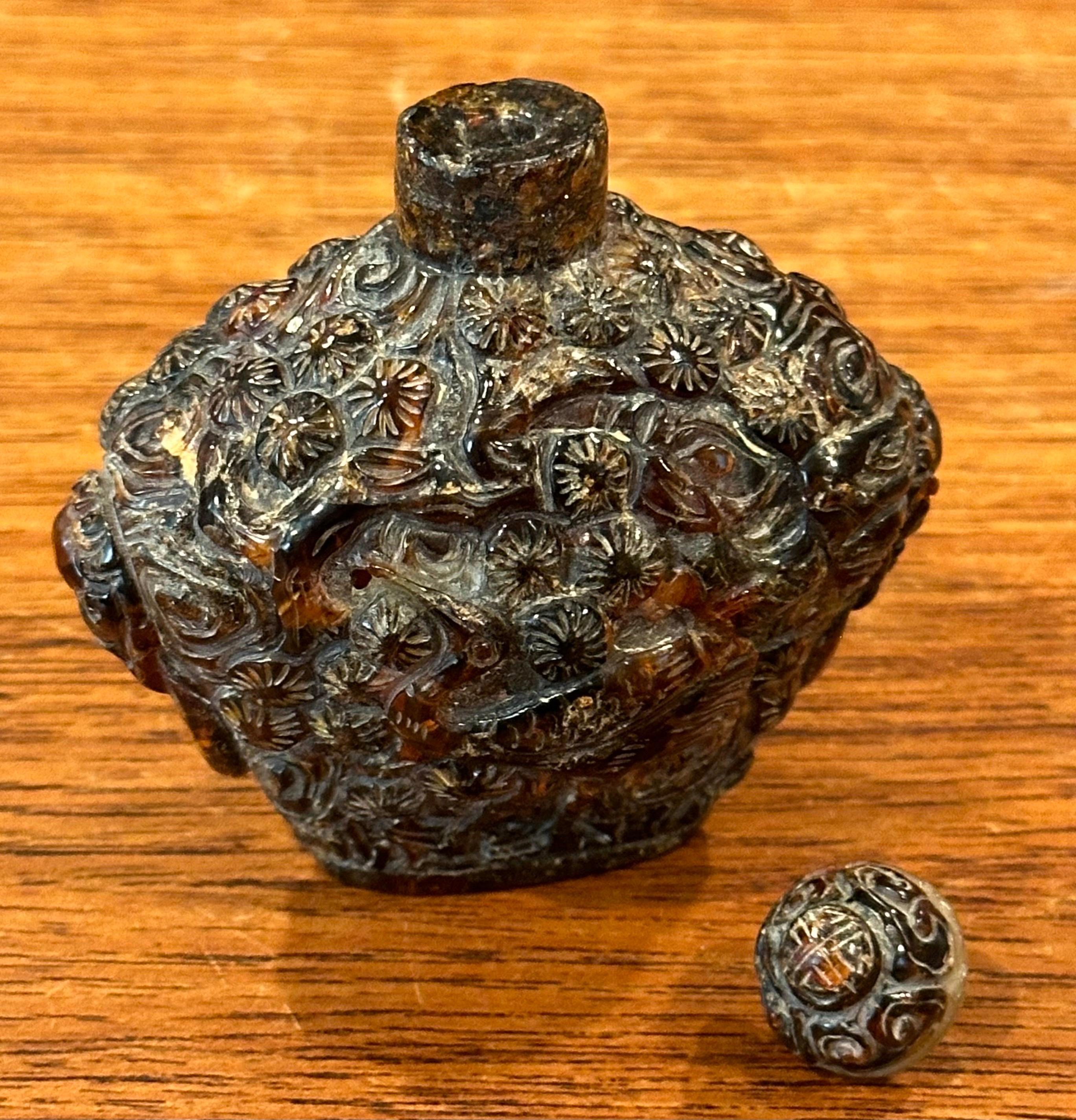Vintage Chinese Relief Amber Snuff Bottle For Sale 2