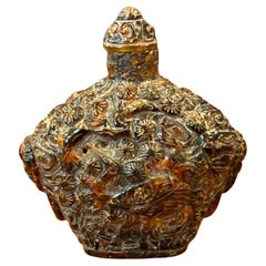 Retro Chinese Relief Amber Snuff Bottle