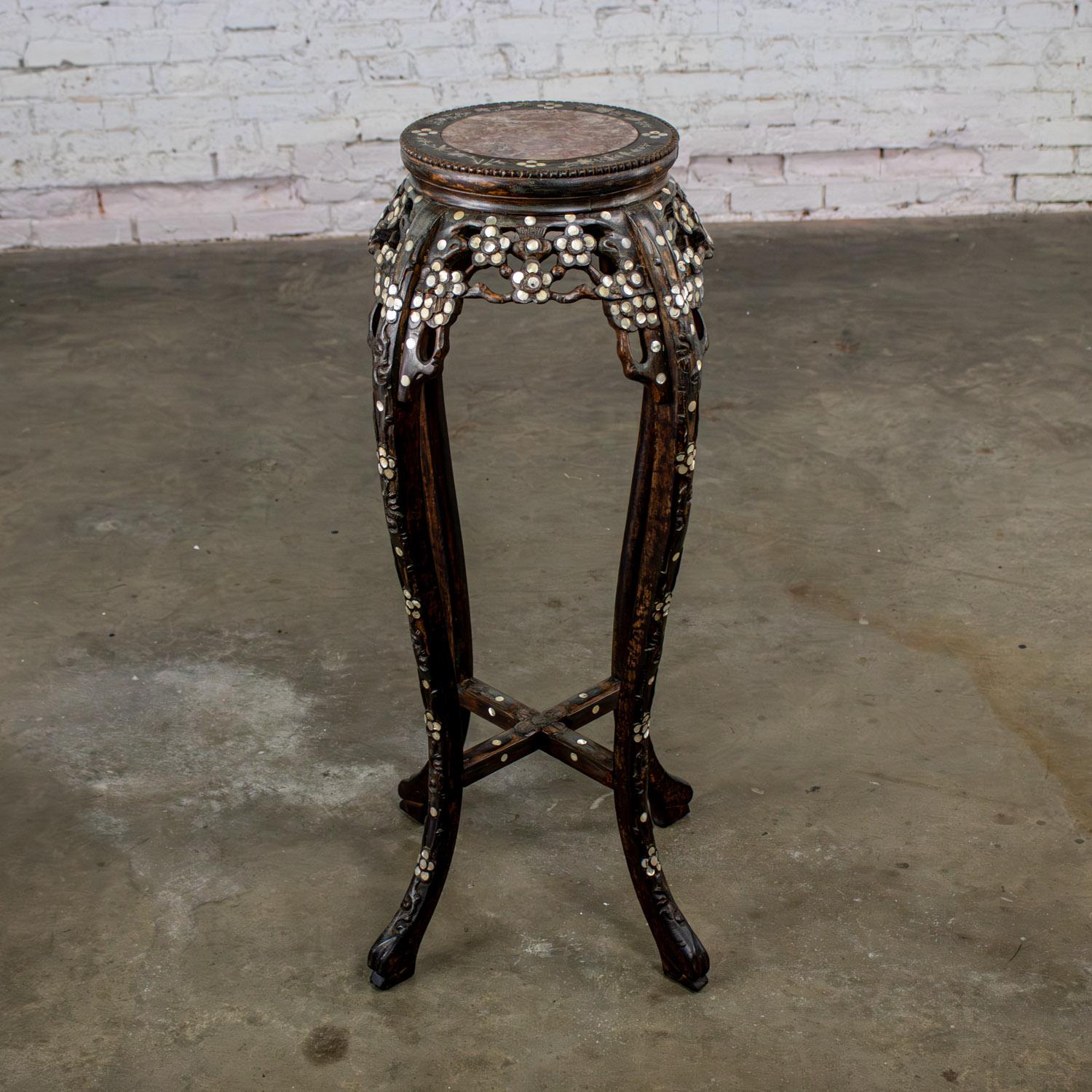 Vintage Chinesisch Palisander Sockel Pflanzenständer w/Mutter der Perle eingelegten Details (Chinesischer Export) im Angebot