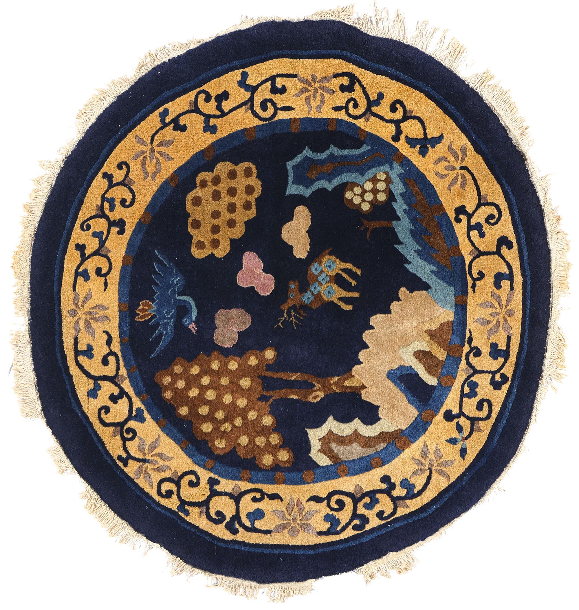 Vintage Chinese Round Peking Pictorial Rug, 04'00 x 03'09 For Sale 3